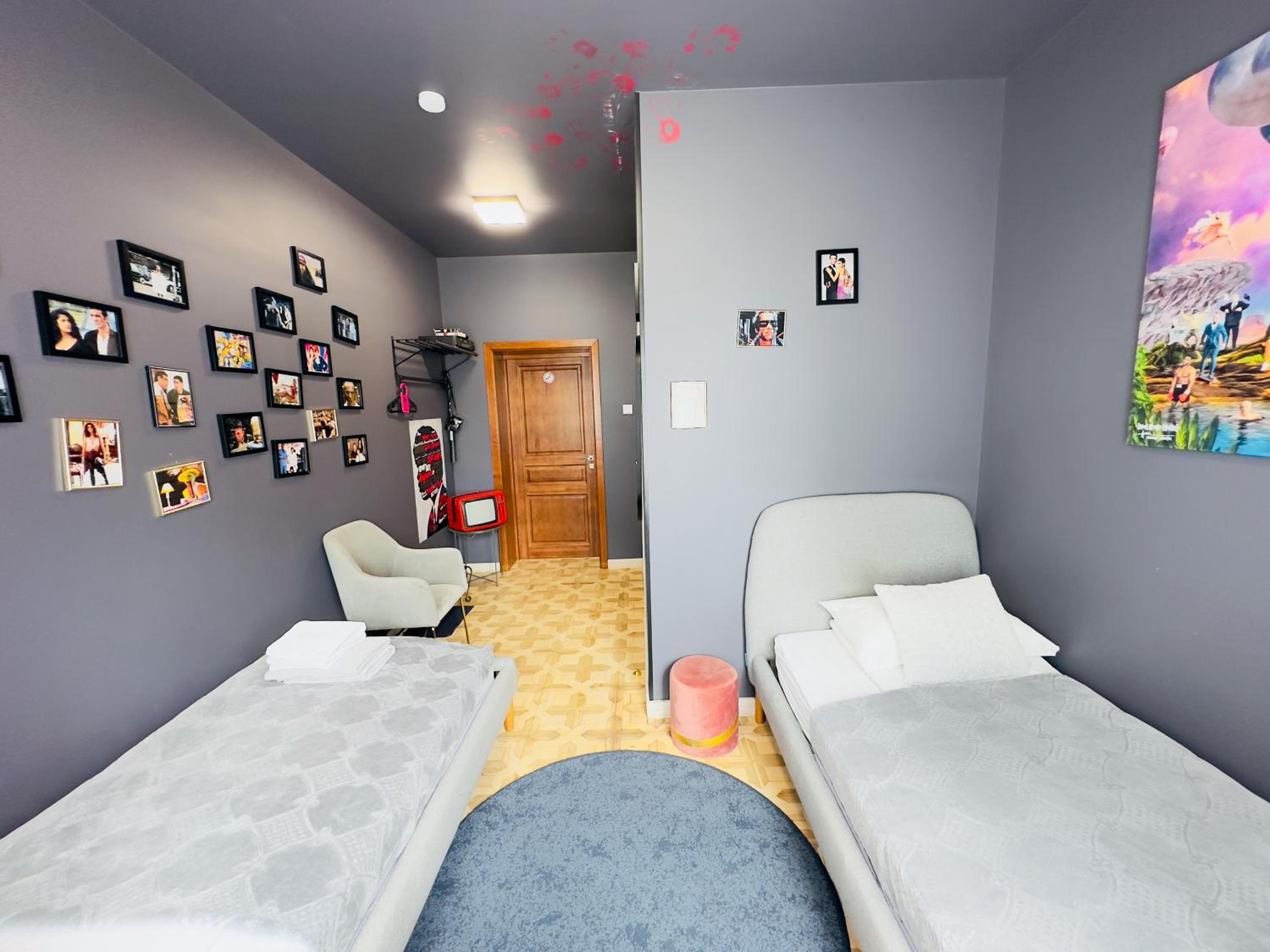 Standard Twin Room – Back To The Future - Photo 4