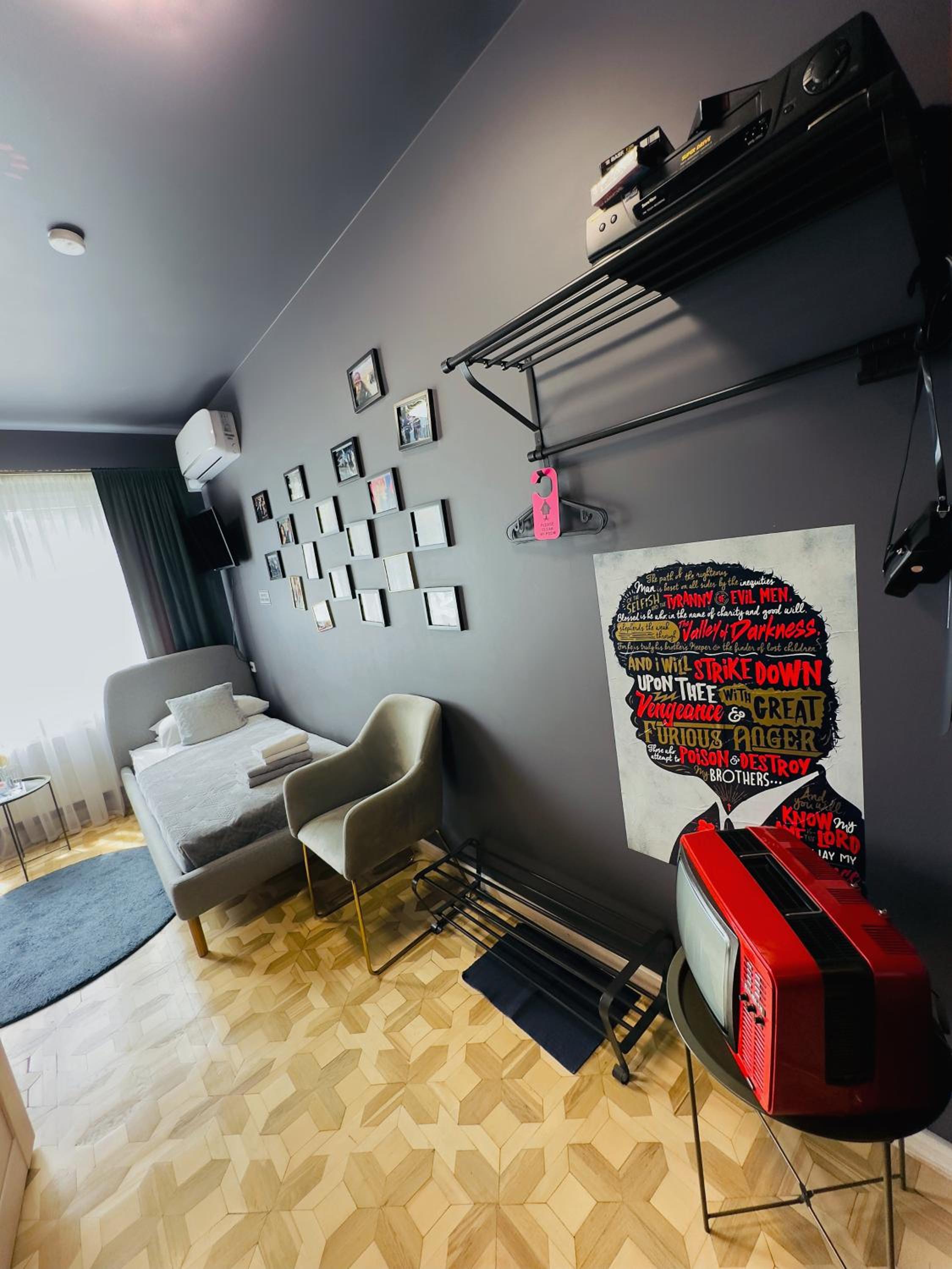 Standard Twin Room – Back To The Future - Photo 1
