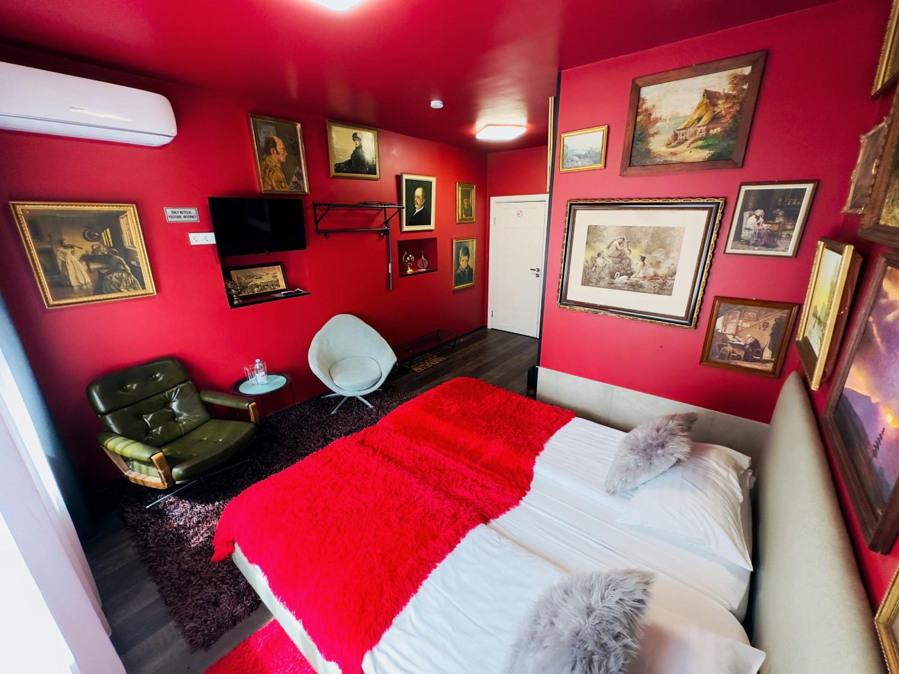 Standard Double or Twin Room – Louver - Photo 1