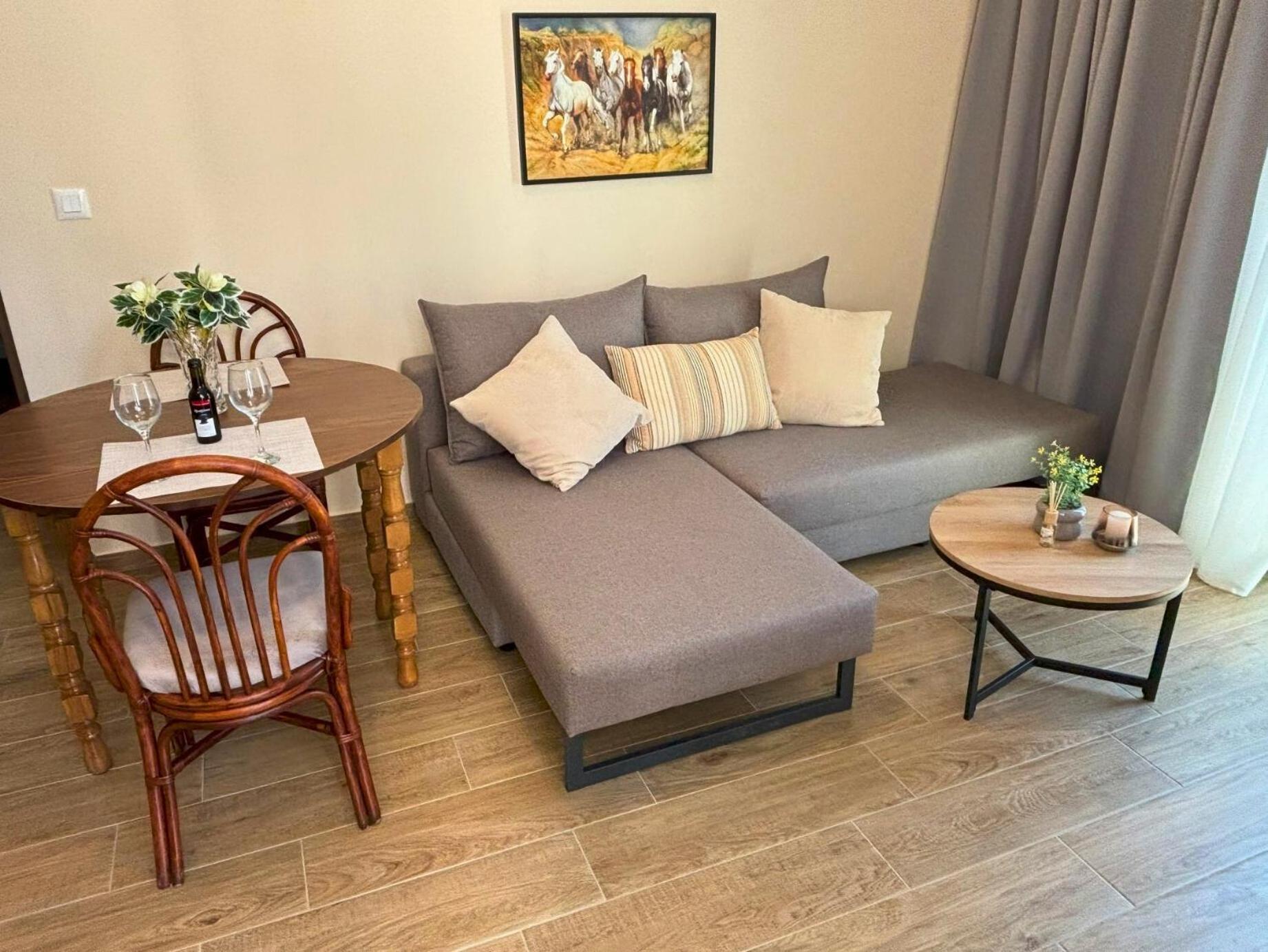 One-Bedroom Apartment with Balcony