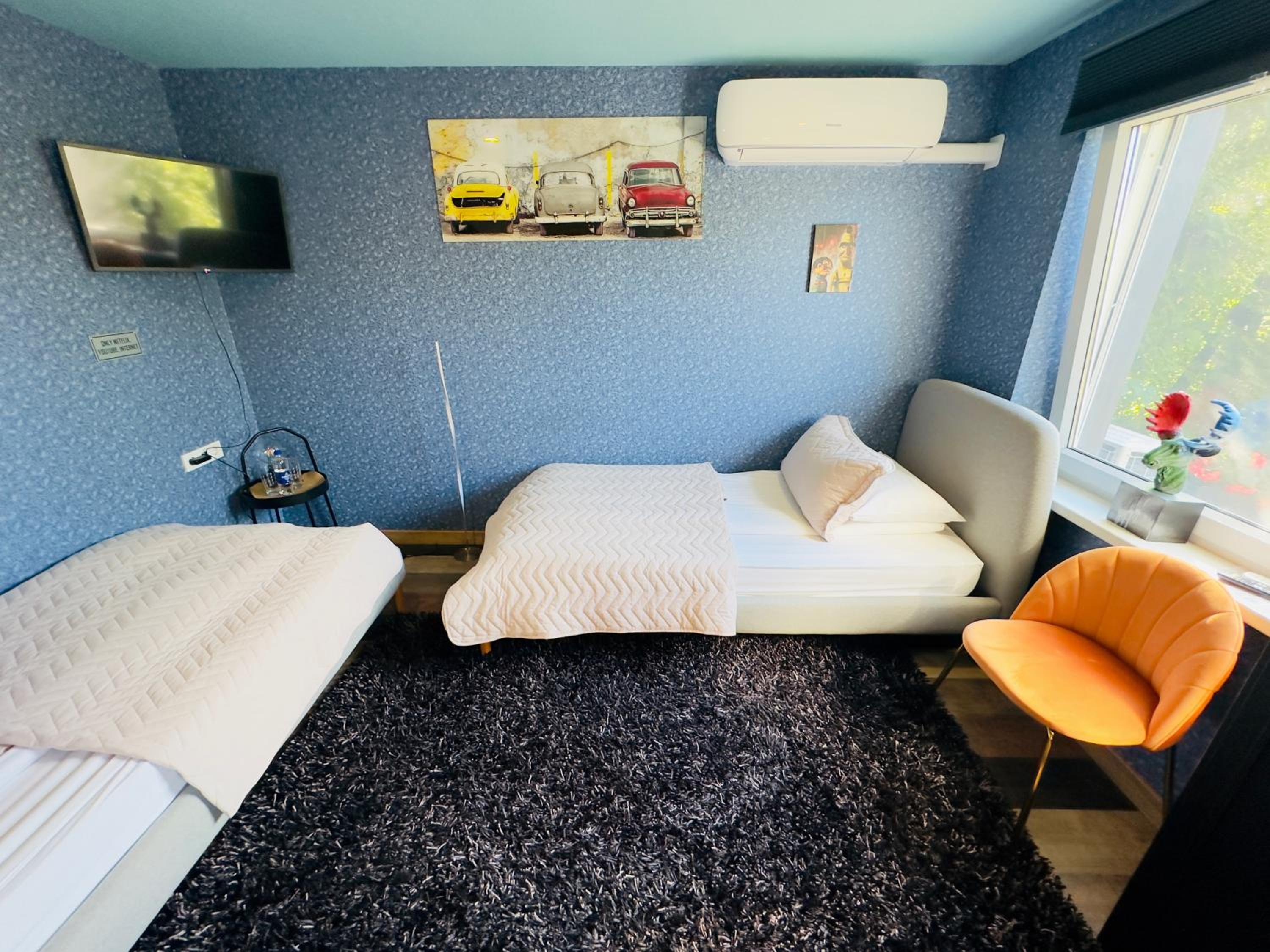 Economy Twin Room – Happy Ending - Photo 3