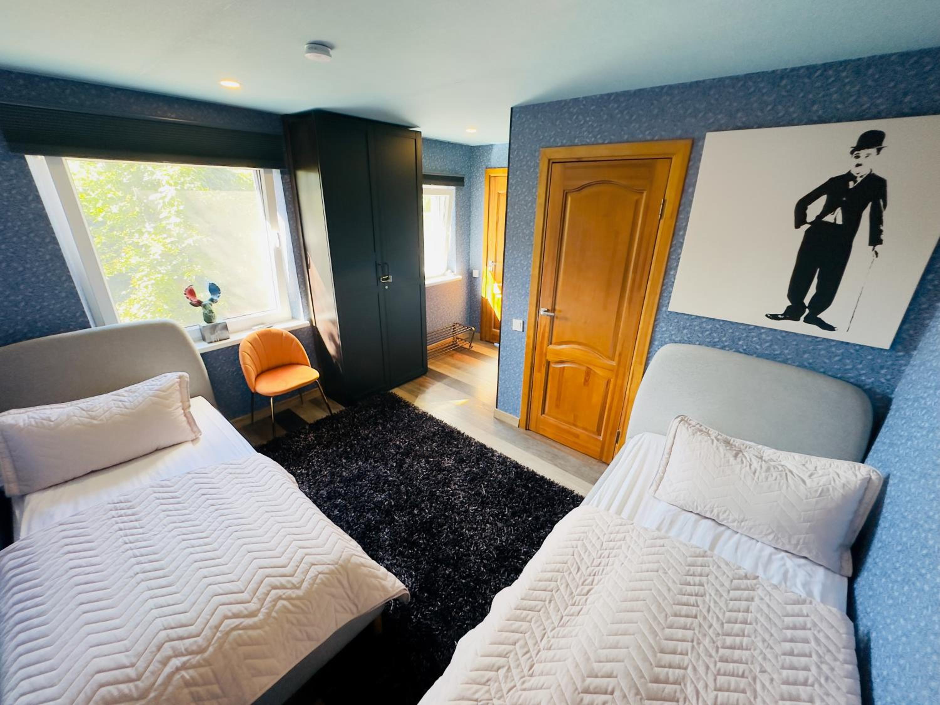 Economy Twin Room – Happy Ending - Photo 1