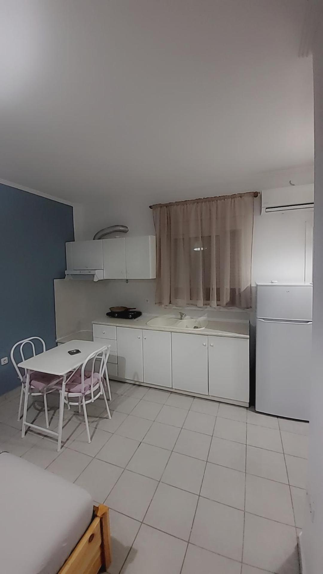 Two-Bedroom Apartment with Balcony photo 3