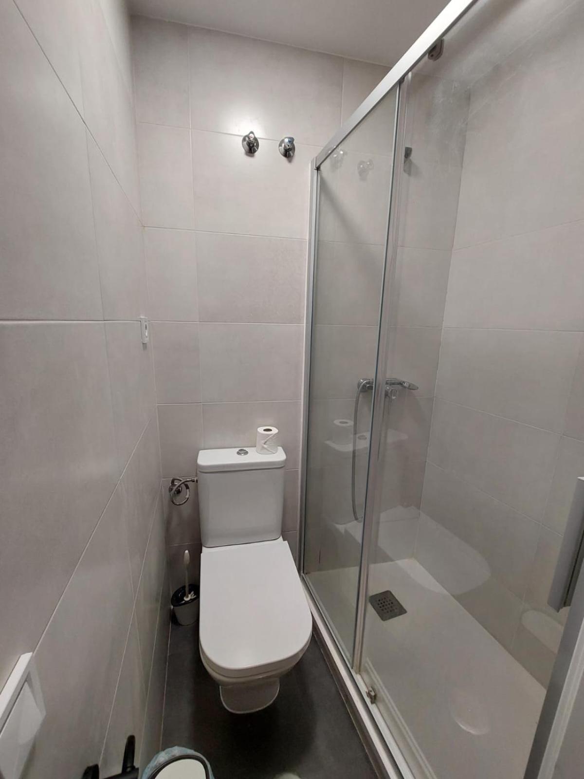 Double Room with Private Bathroom photo 2