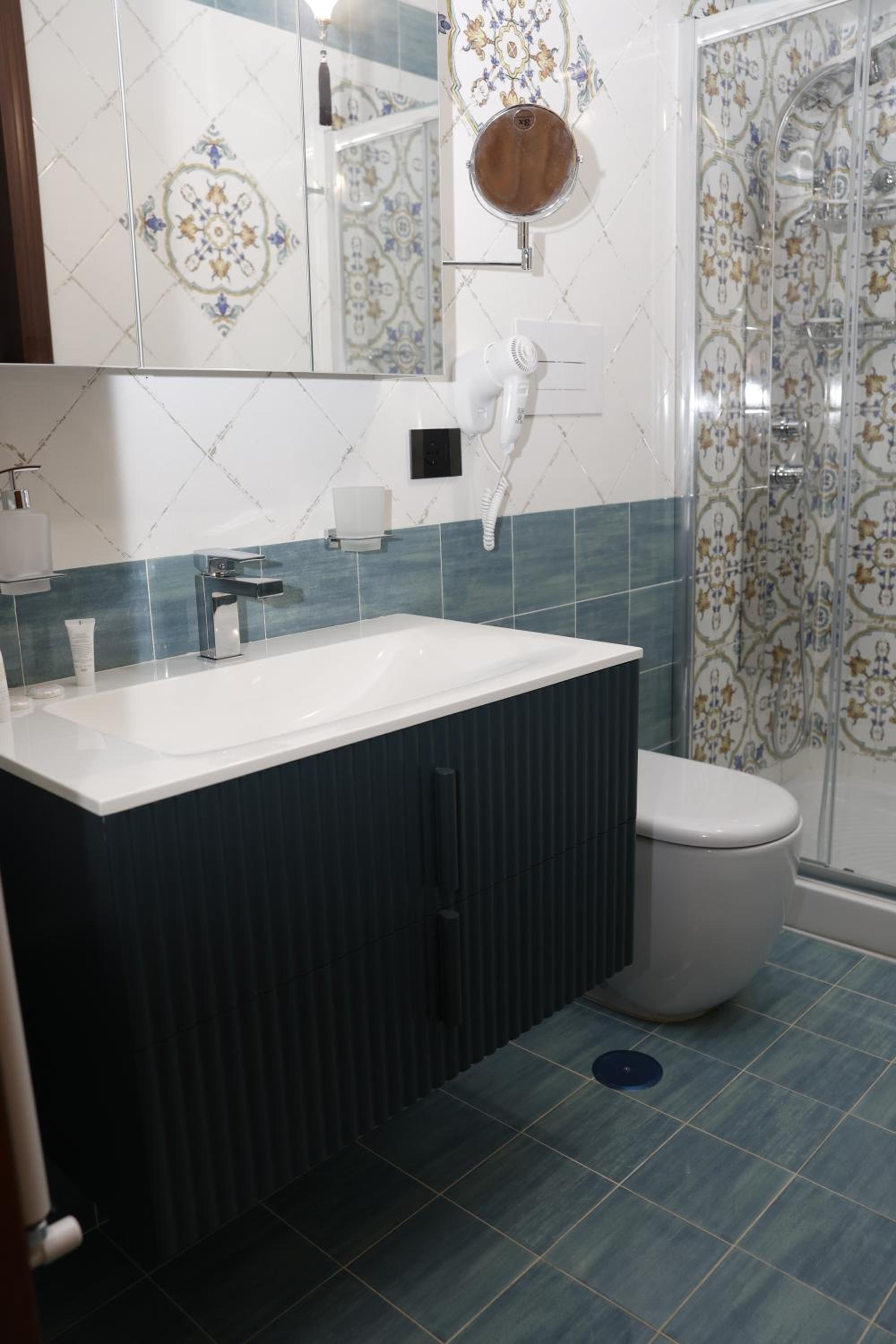 Deluxe Double Room with Balcony photo 2