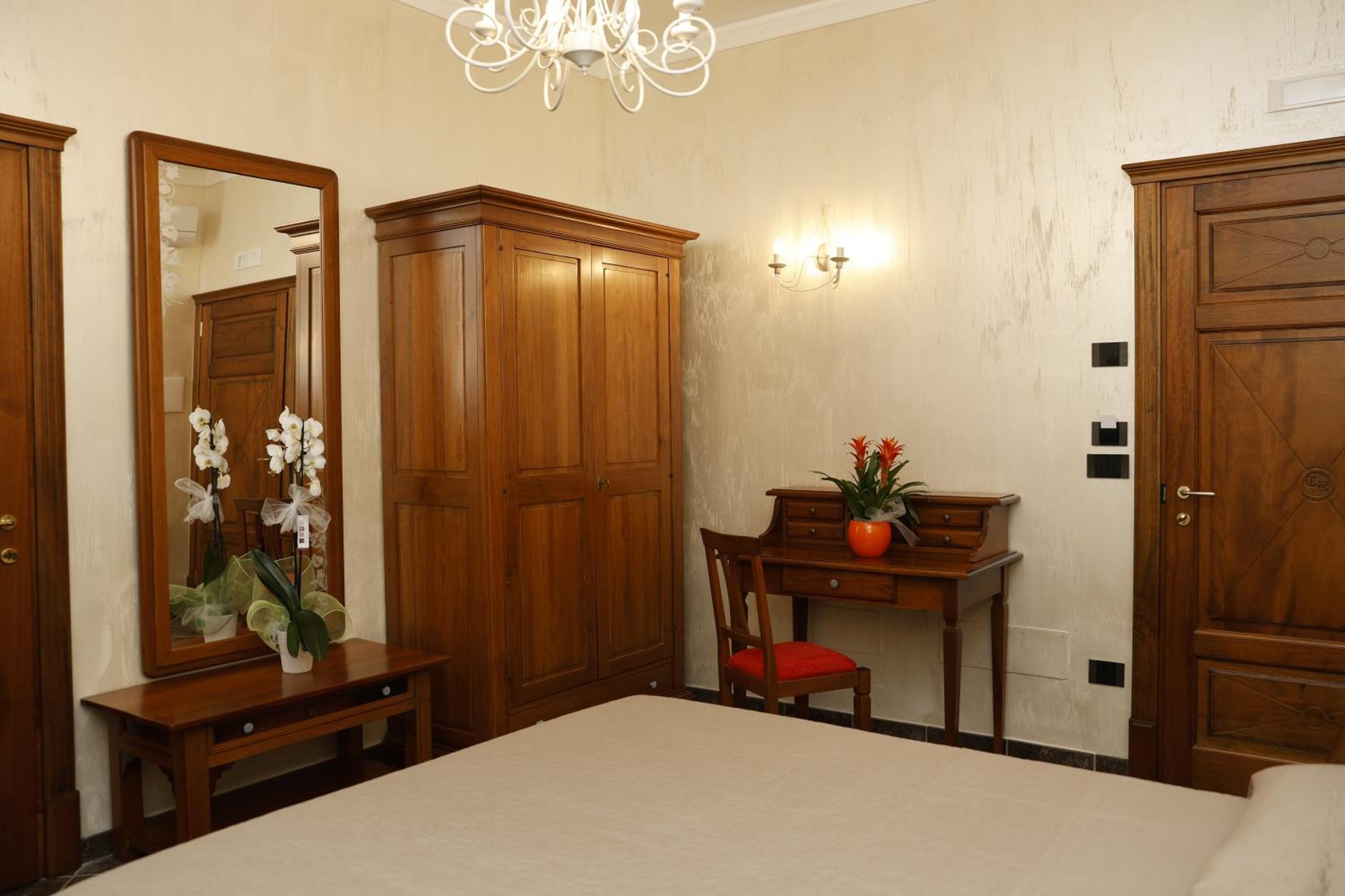 Deluxe Double or Twin Room photo 3
