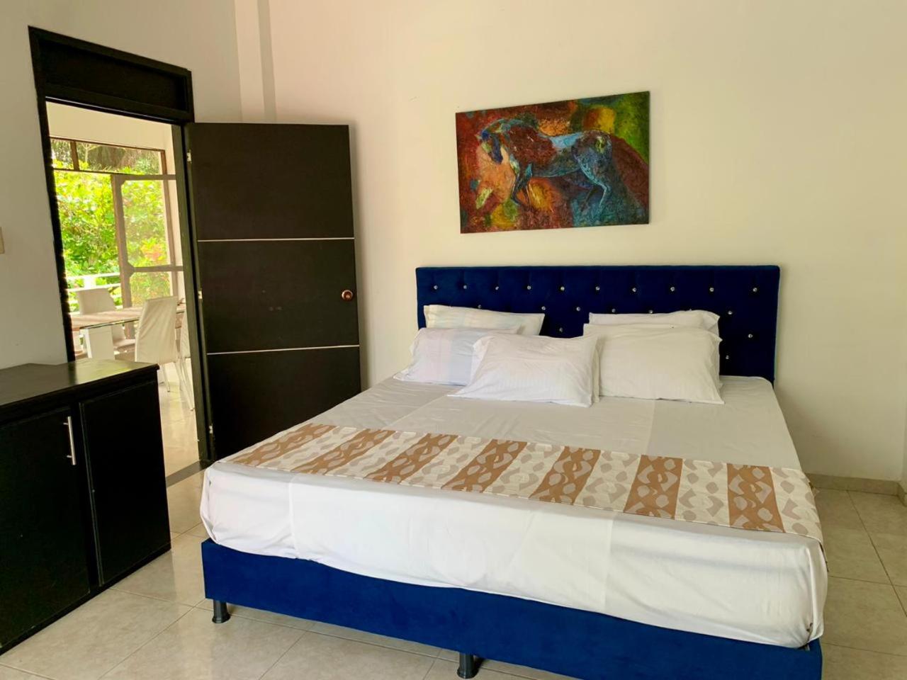 Deluxe Double Room With Bath photo 3