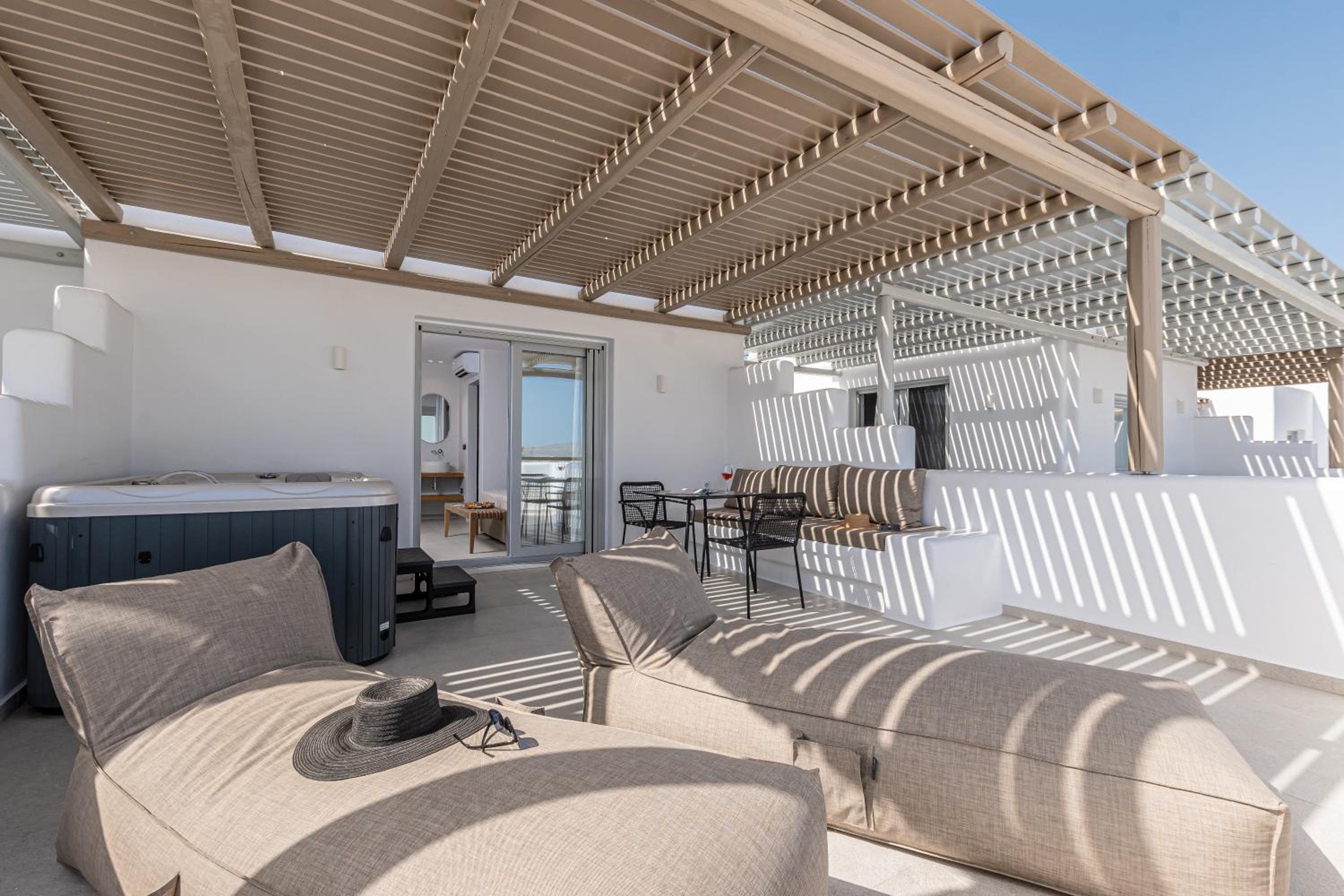 Deluxe Double Room with Outdoor Jacuzzi and Garden View - Photo 7