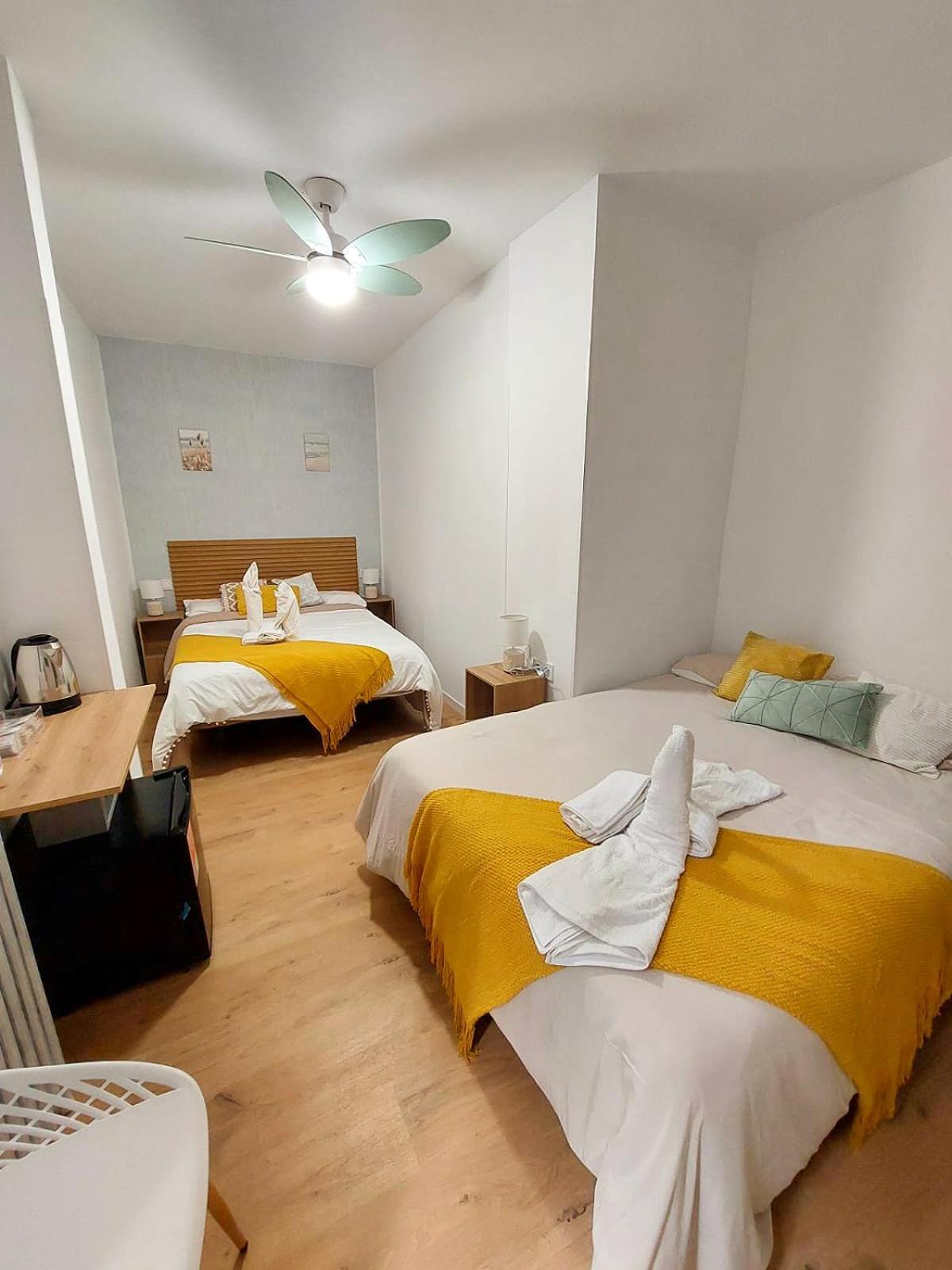 Quadruple Room with Shared Bathroom photo 3