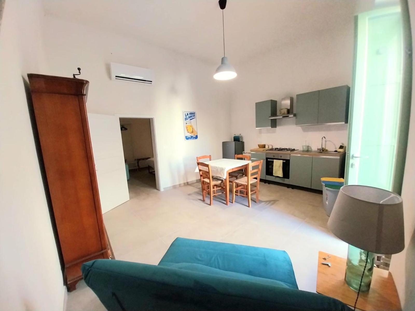 One-Bedroom Apartment photo 2