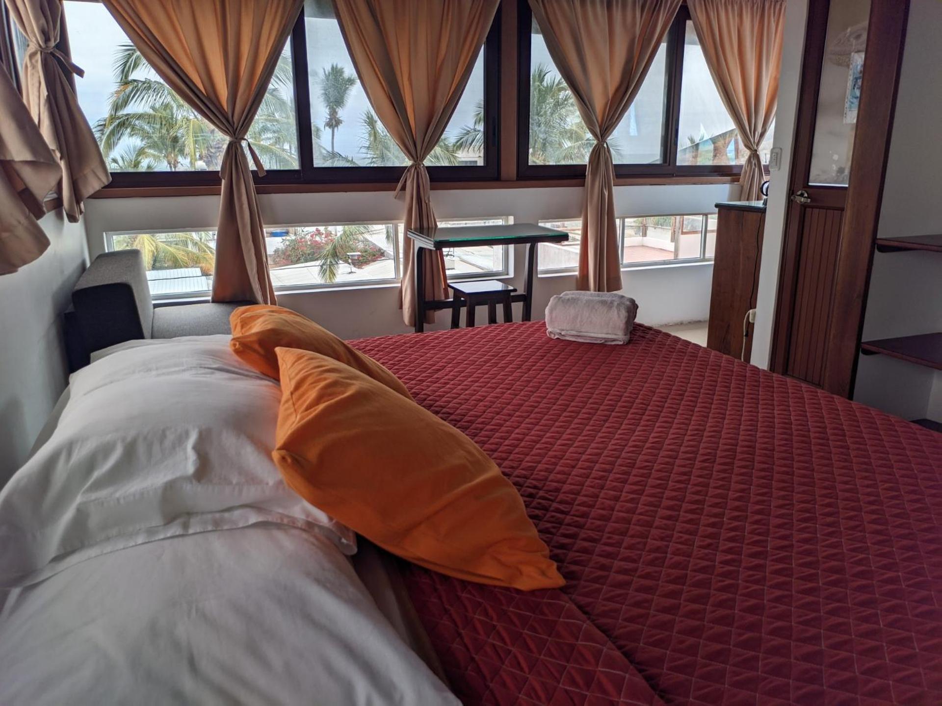 Family Room with Sea View photo 3
