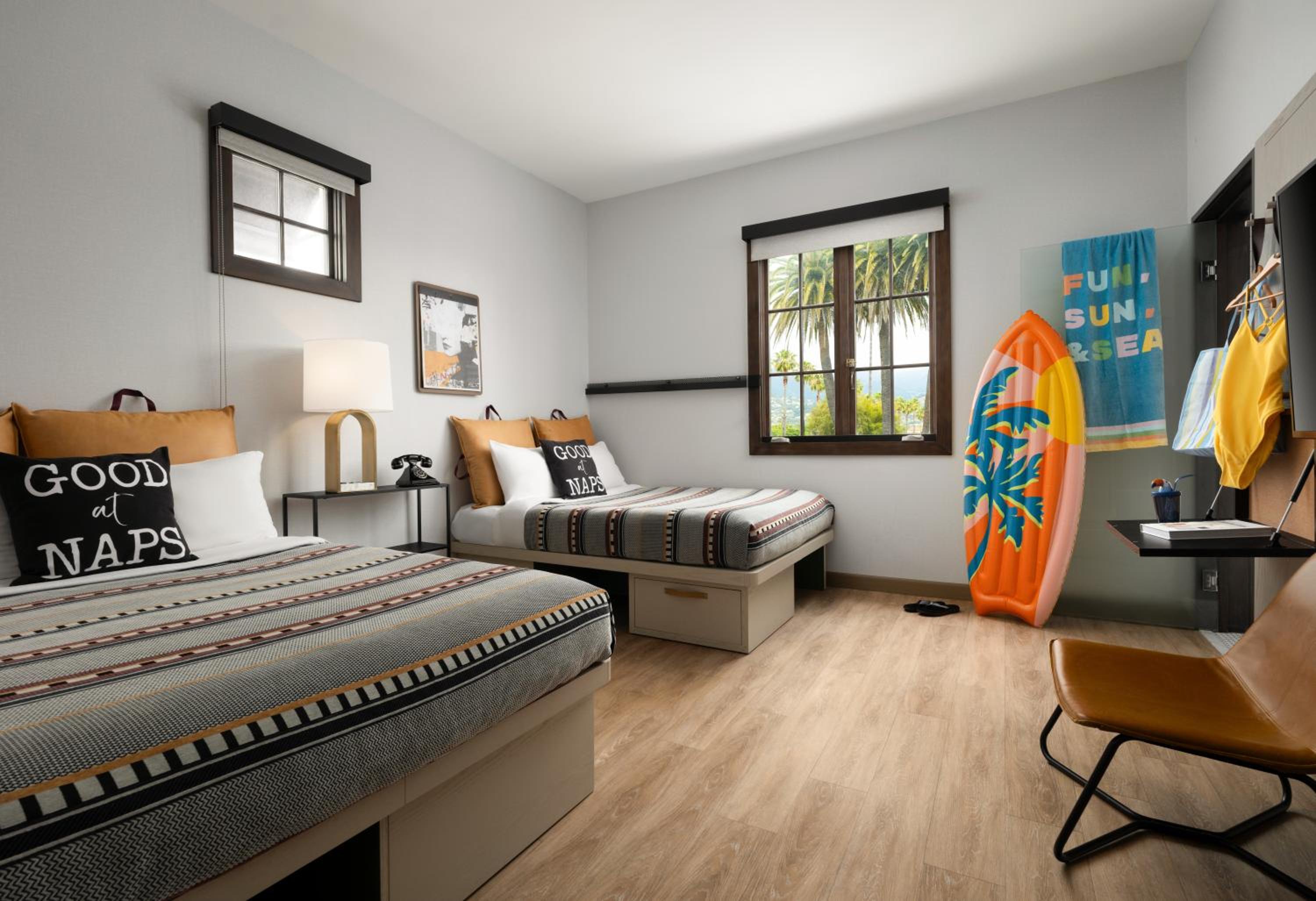 DOUBLE UP - 185 SQF, Guest room, 2 Queen
