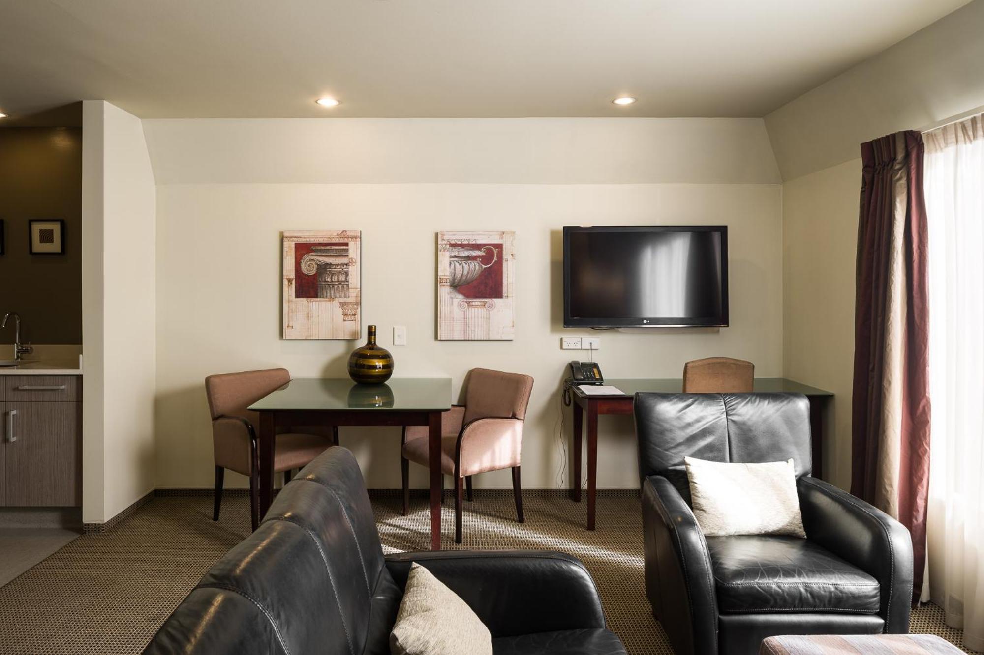 Executive One-Bedroom Suite photo 2