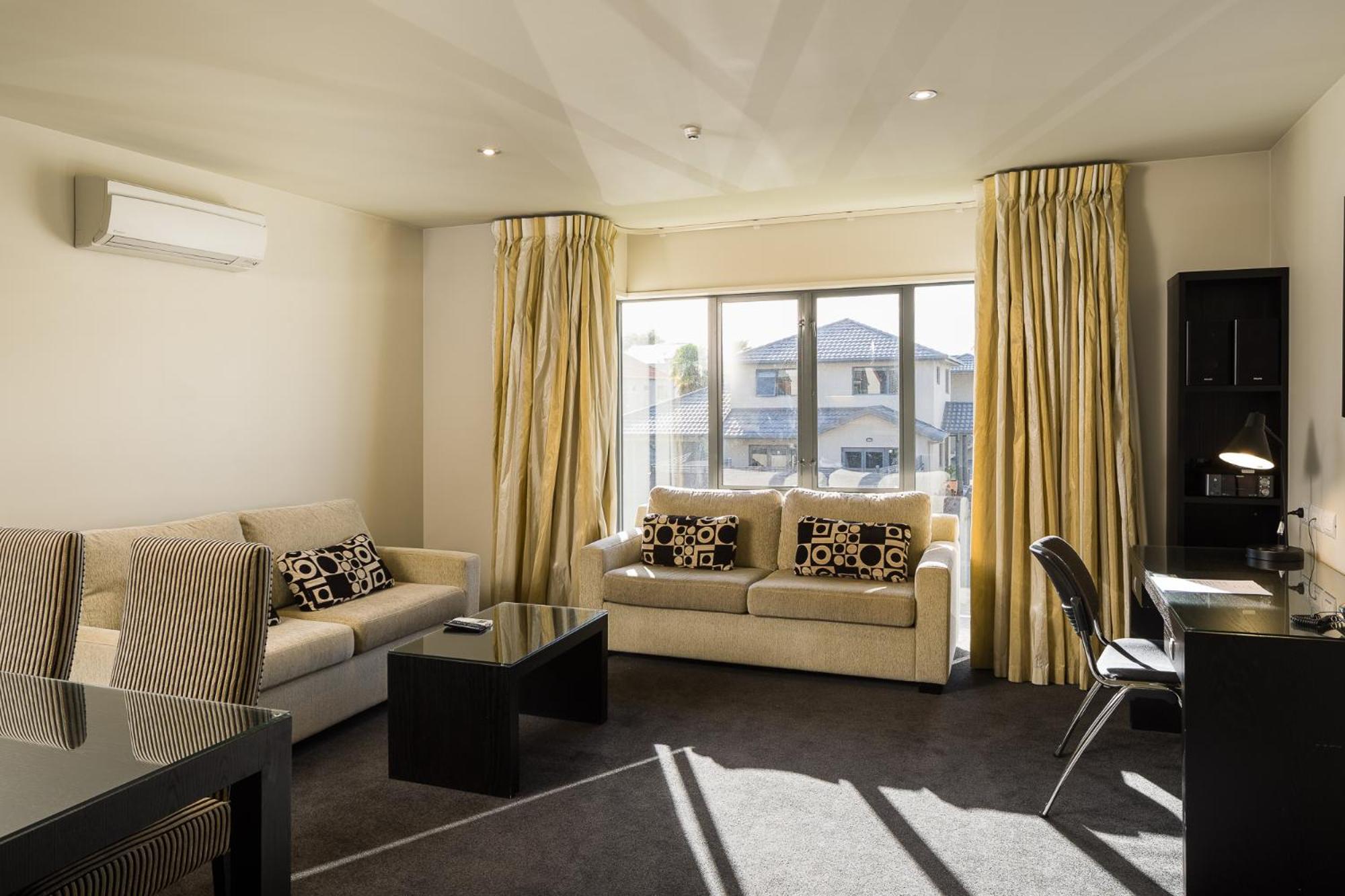 Superior One-Bedroom Apartment - Max 4 photo 2