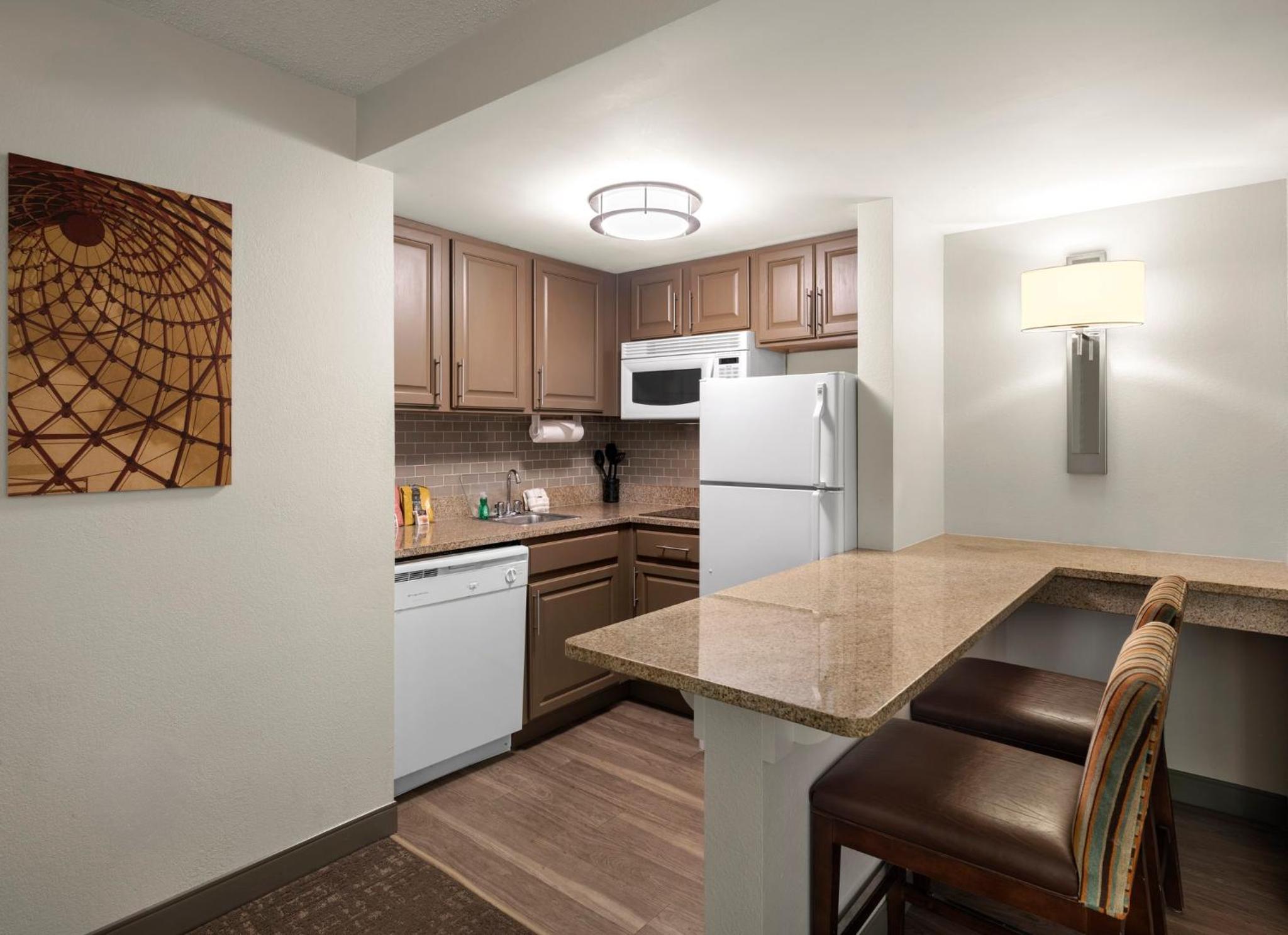 Two-Bedroom Suite - Communications Accessible - Photo 2