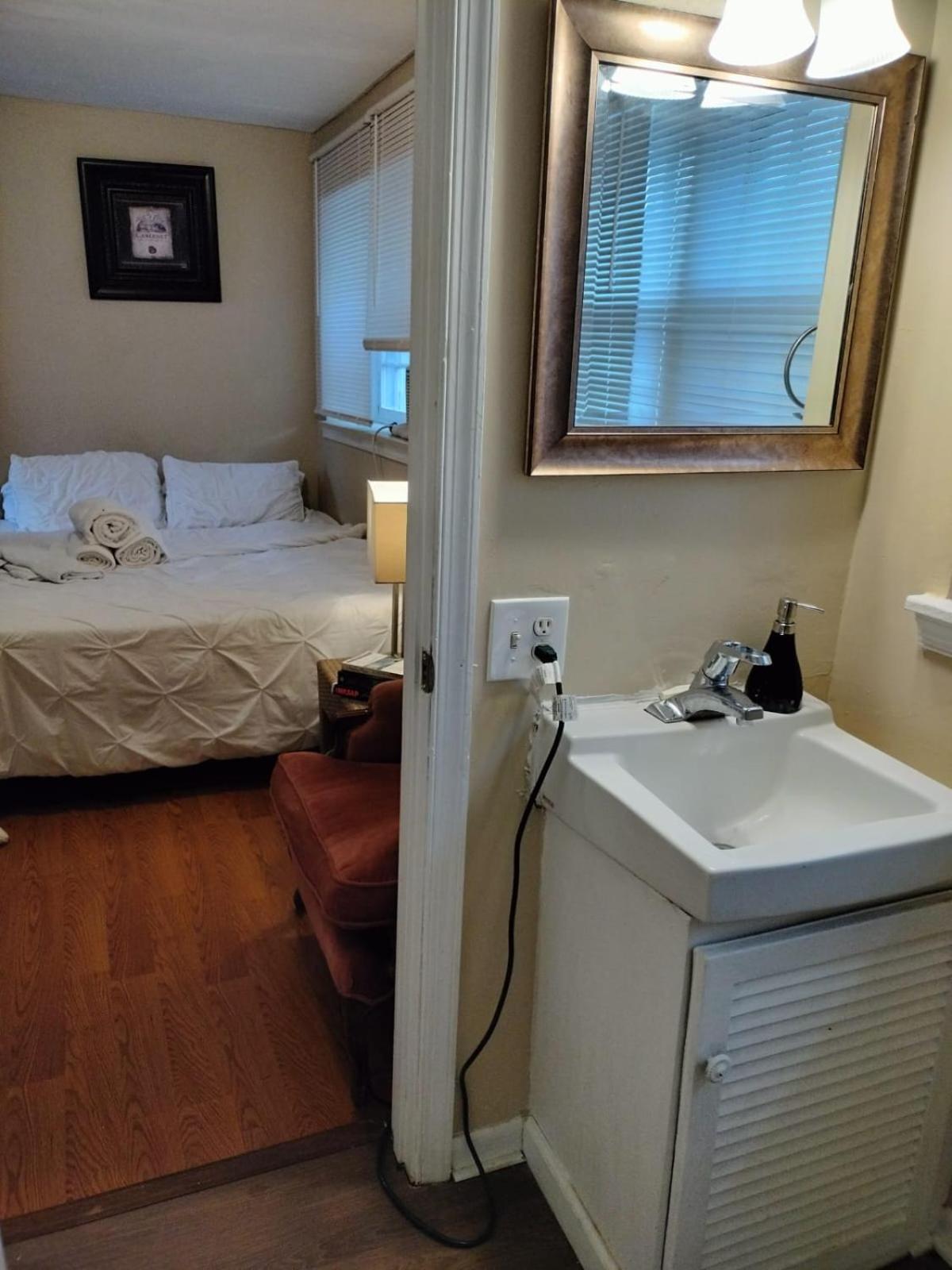 One-Bedroom Apartment photo 2