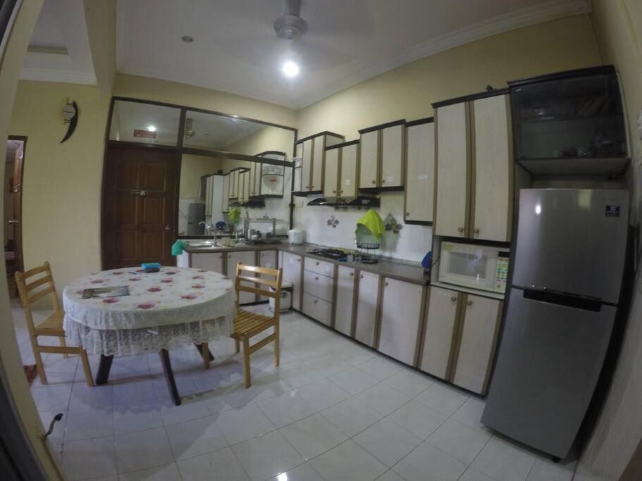 Three-Bedroom House photo 2