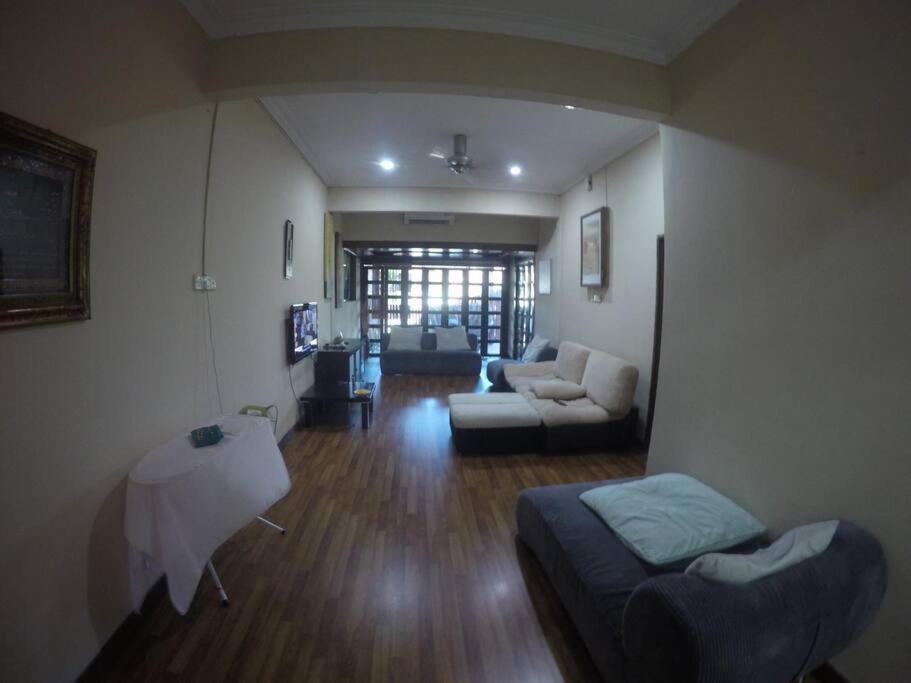 Three-Bedroom House photo 3