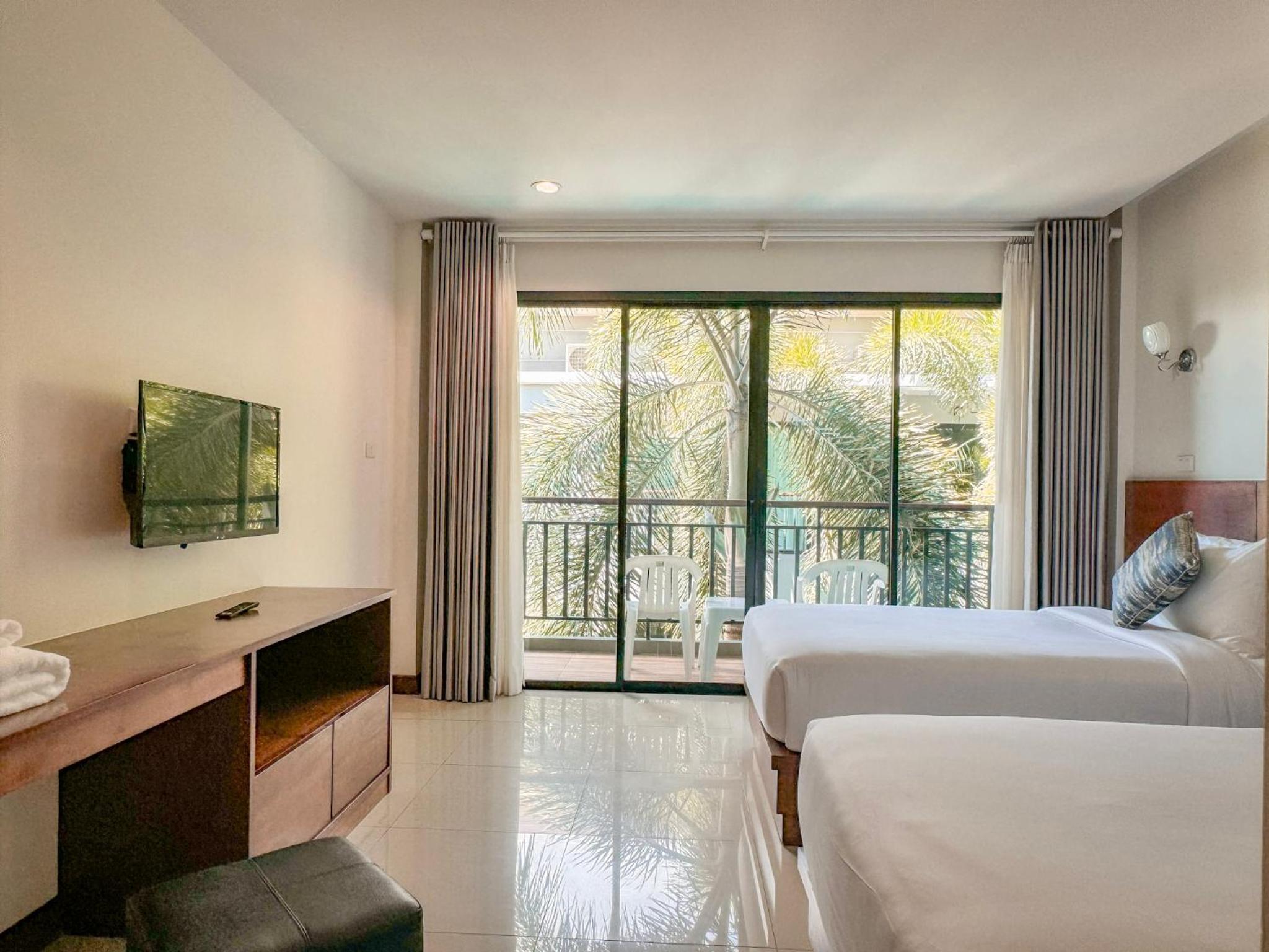 Superior Double or Twin Room with Pool View