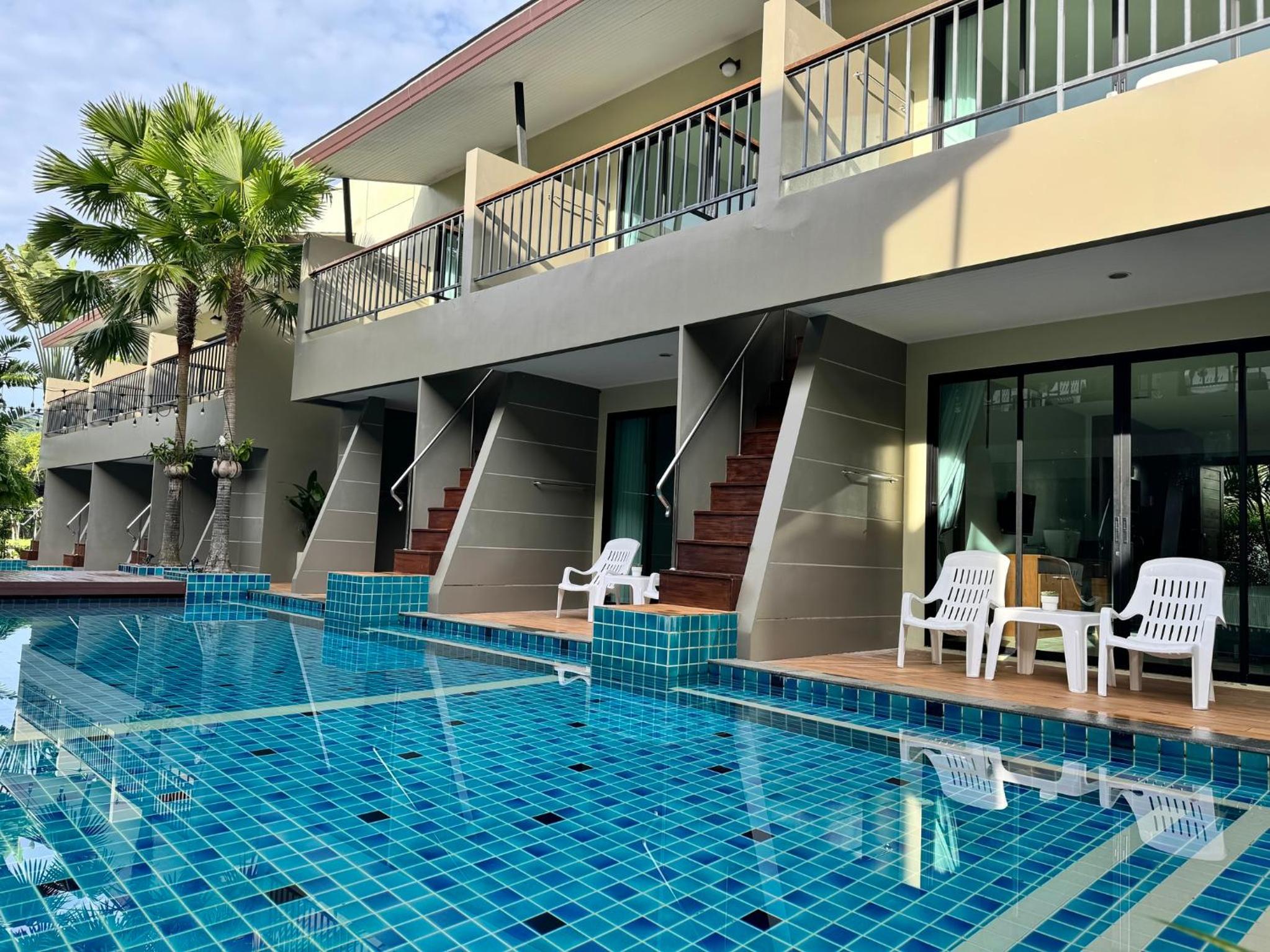 Deluxe Double or Twin Room with Pool View