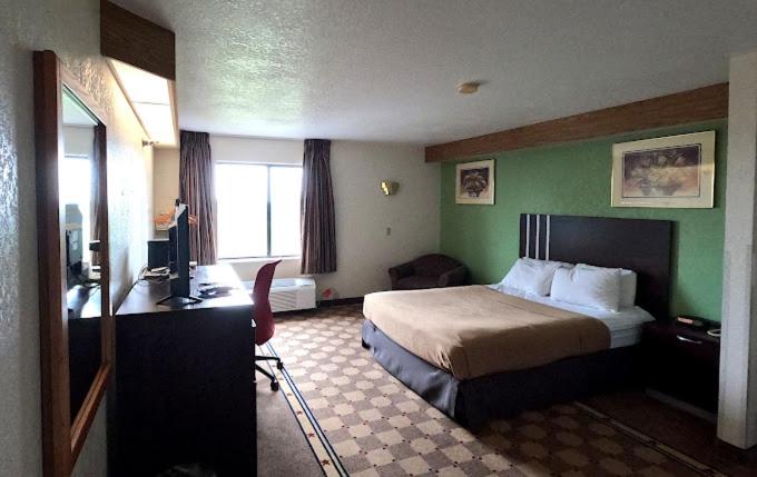 Queen Room