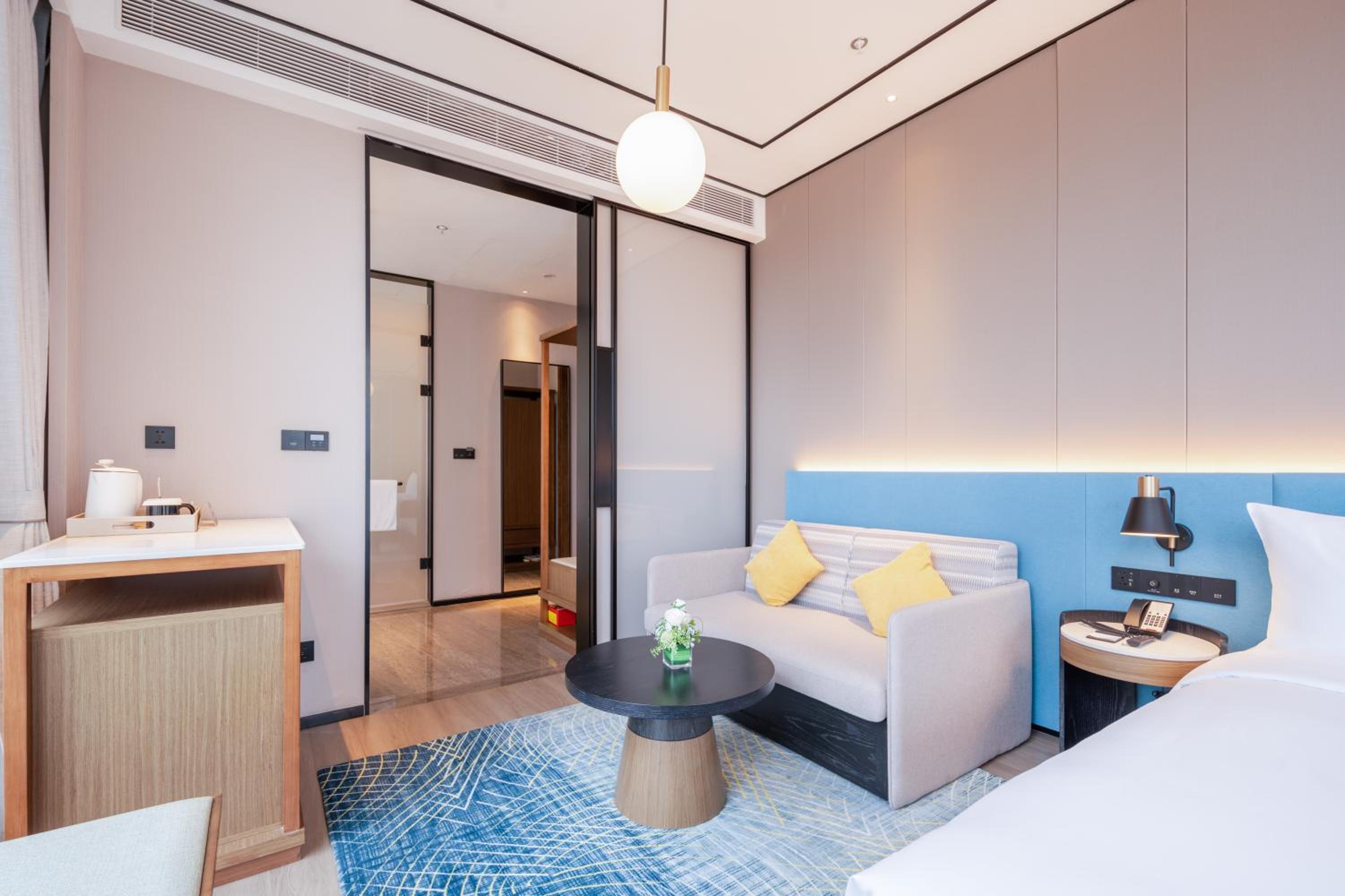 Superior King Room - Photo 4