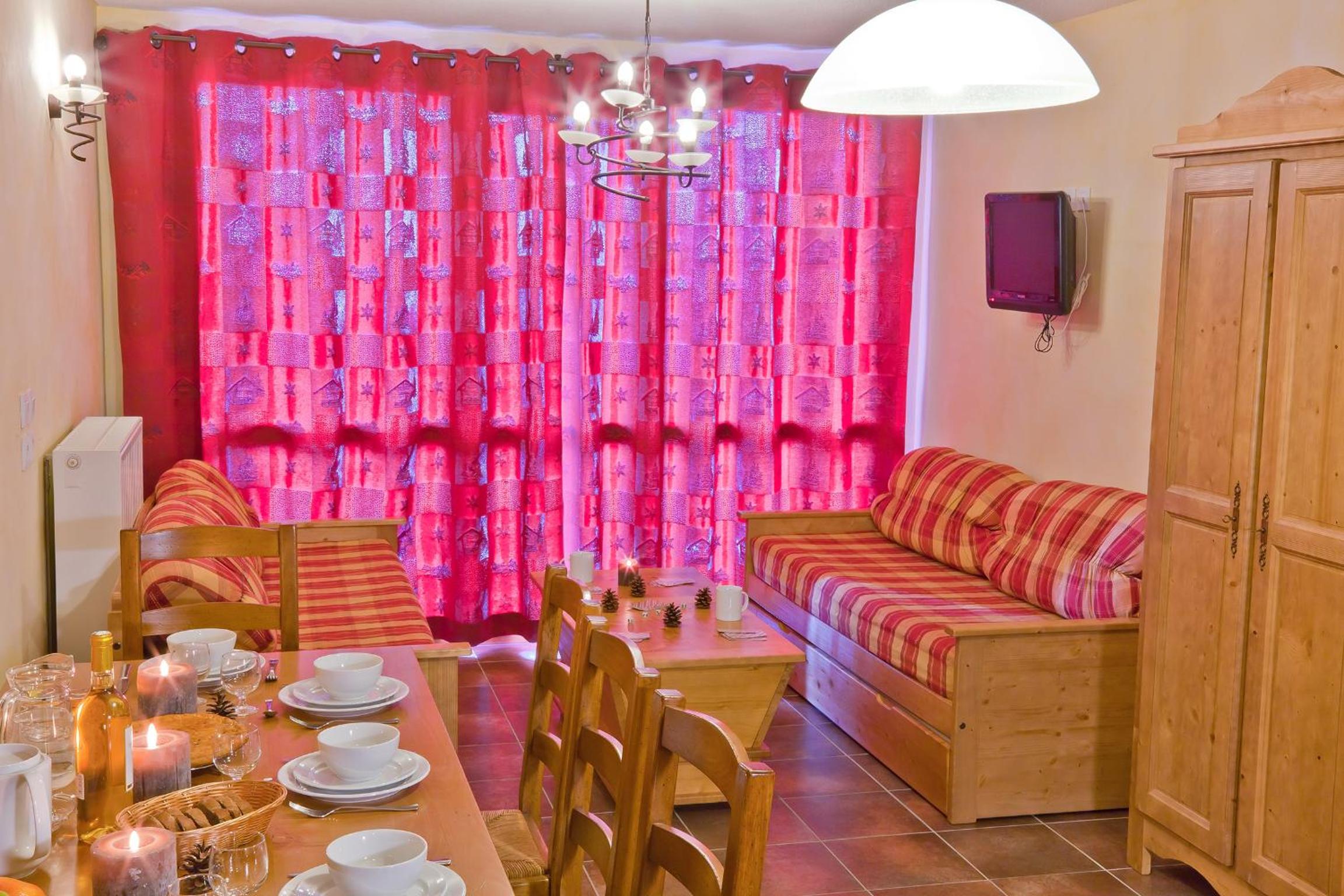 Six-Room Apartment with Spa access (14 Adults)