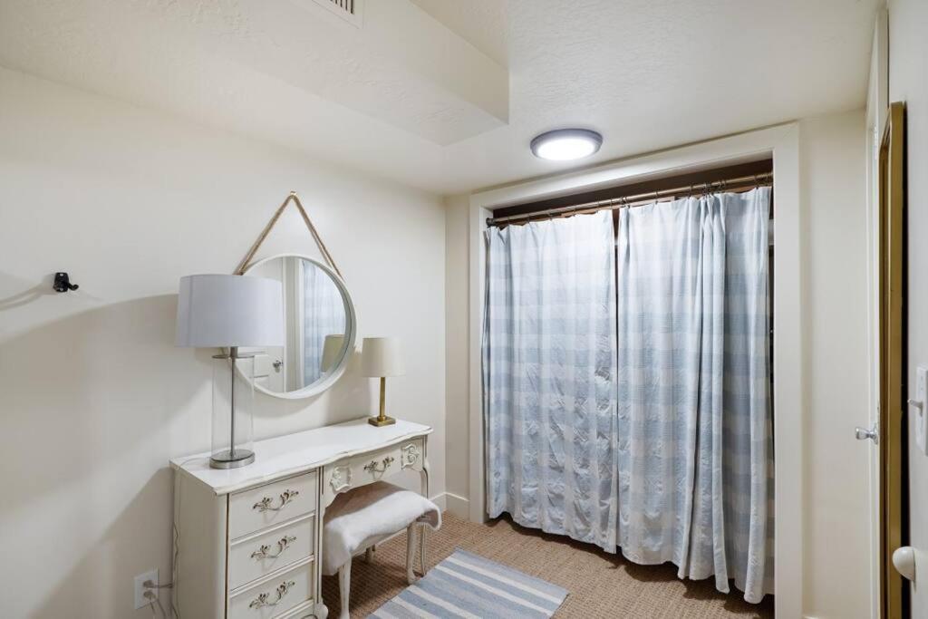 Four-Bedroom House photo 1