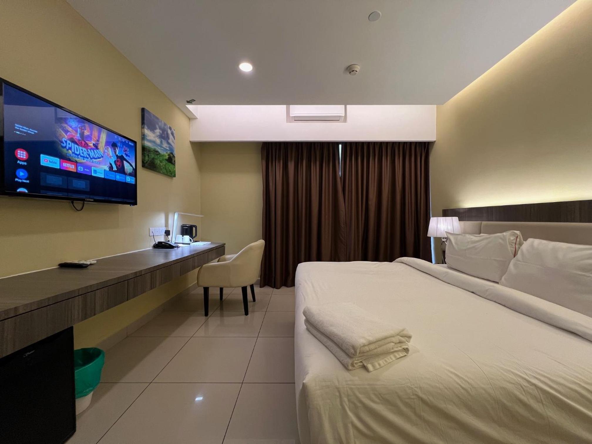 Double Room - Photo 6