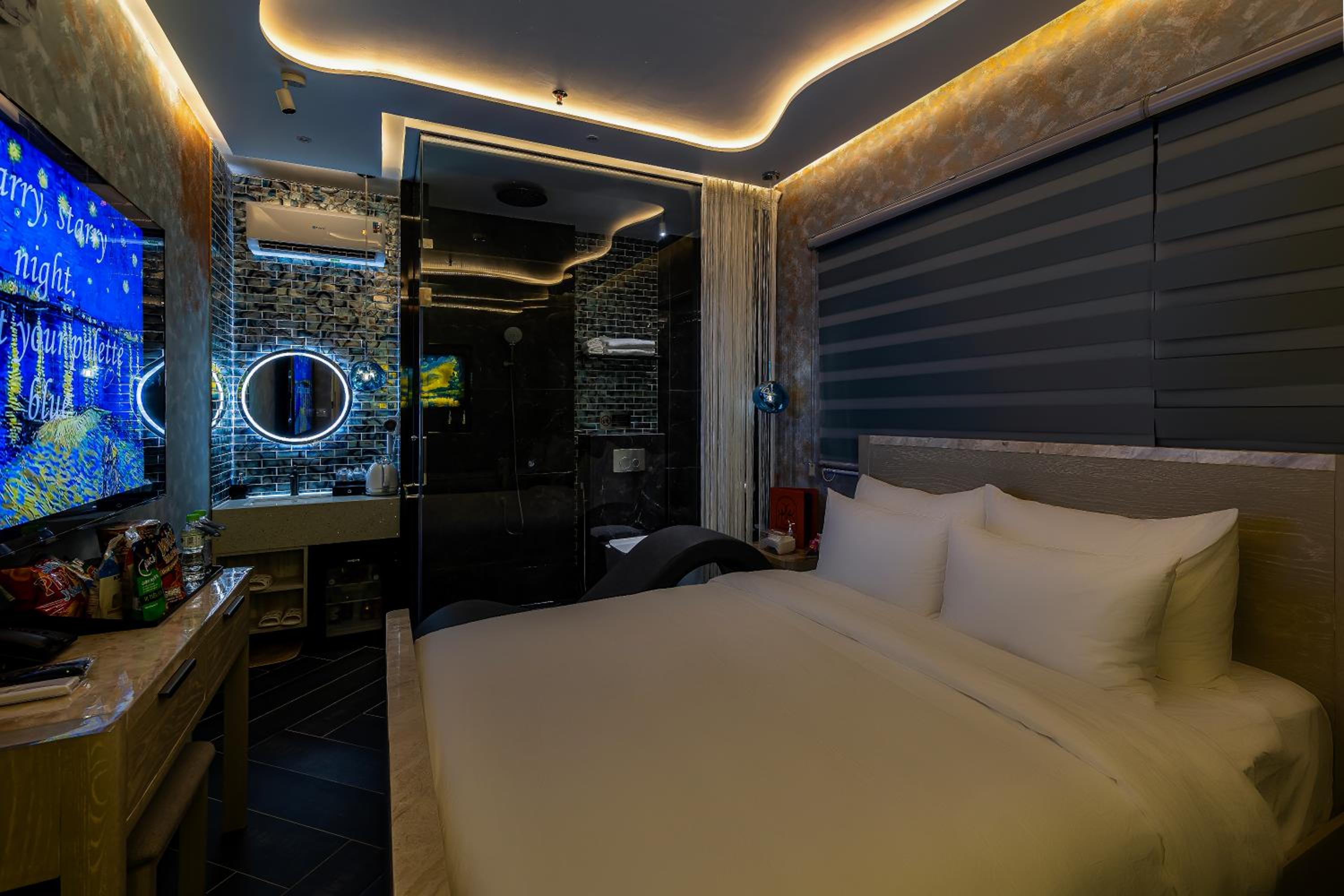 Large Double Room