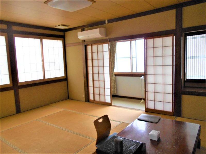 带私人浴室的家庭房