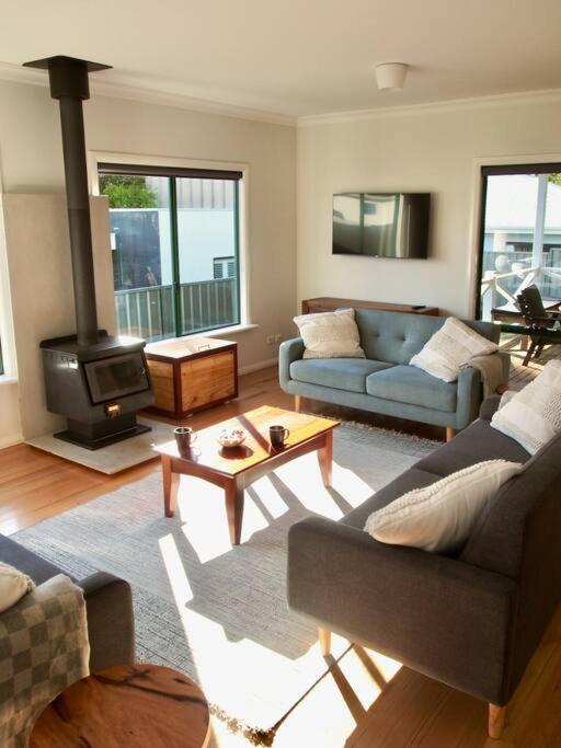 Three-Bedroom House photo 3