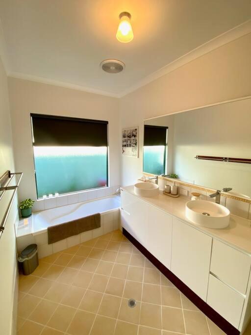 Three-Bedroom House photo 2