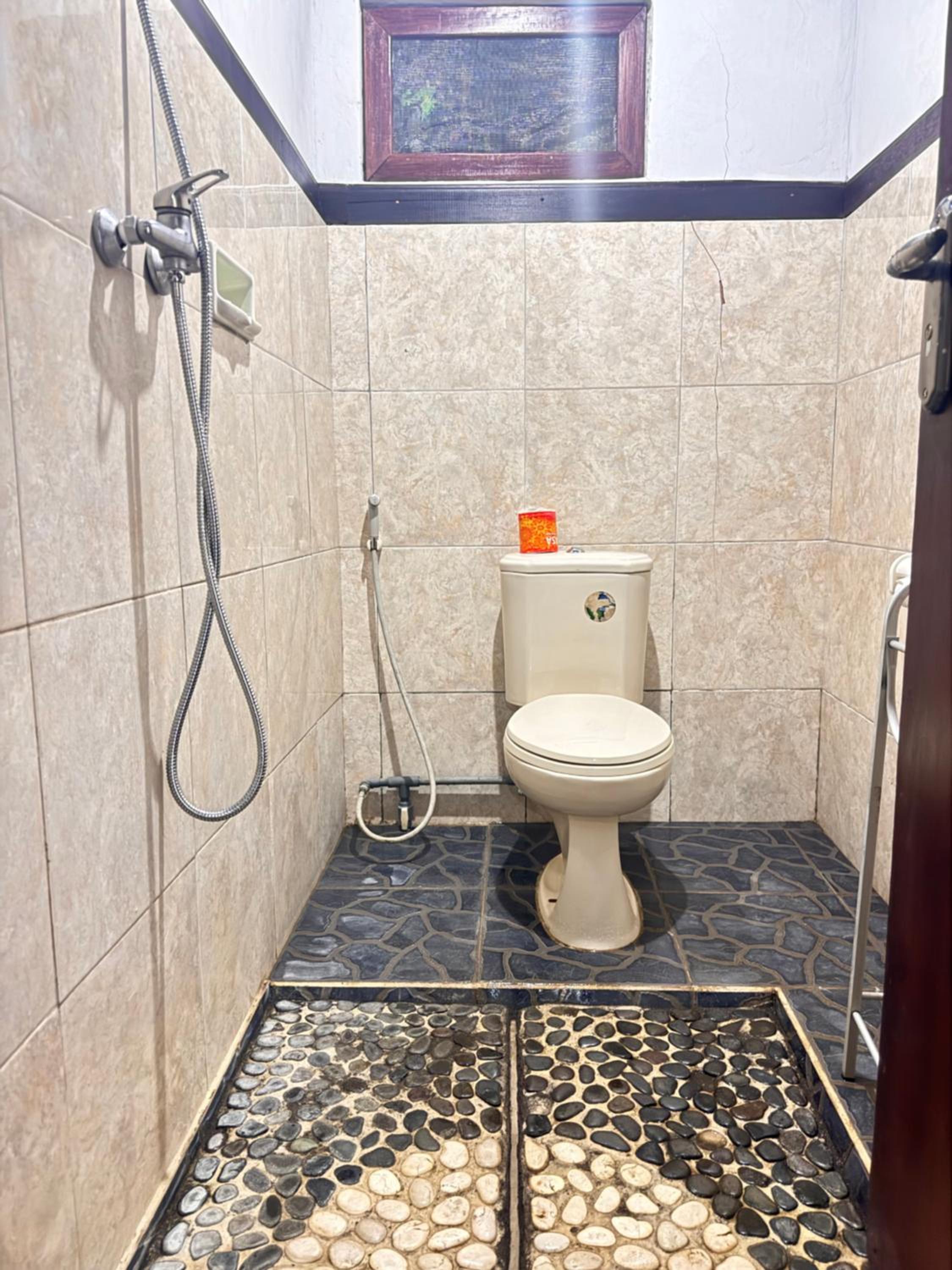 Standard Double or Twin Room - Photo 7