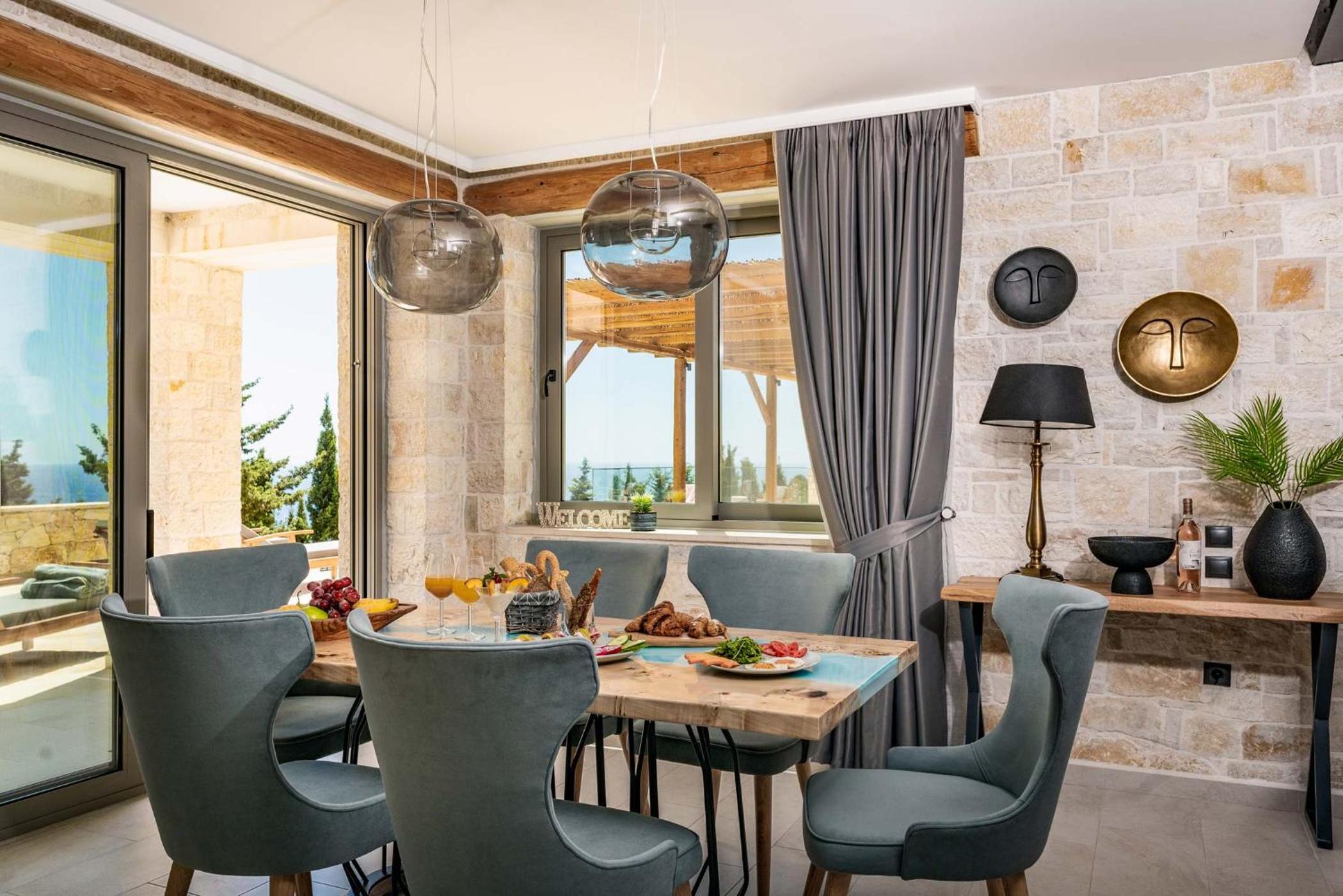 Three-Bedroom Villa photo 2