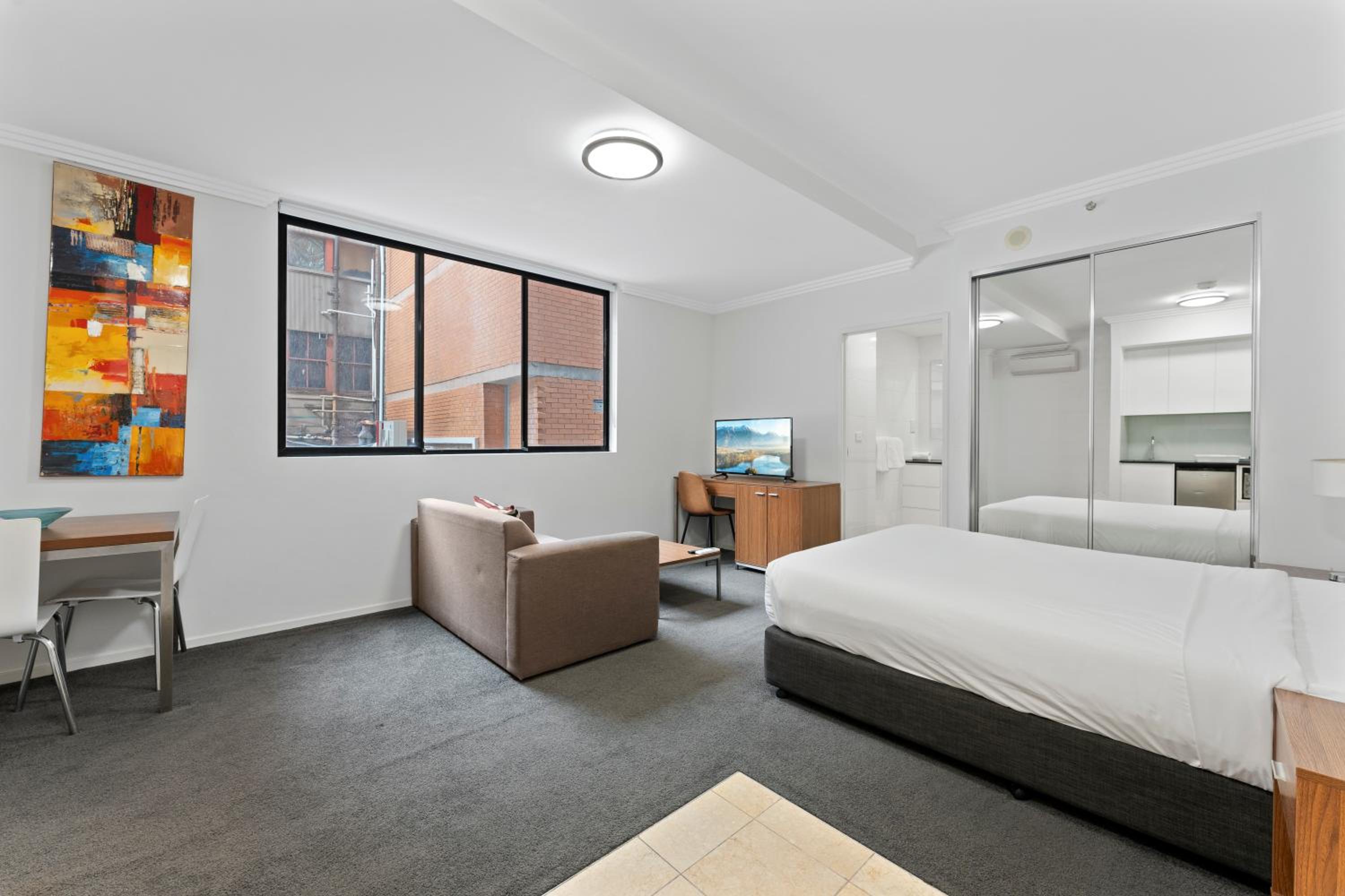 Deluxe Standard Studio Apartment (Limited Housekeeping) thumbnail 6
