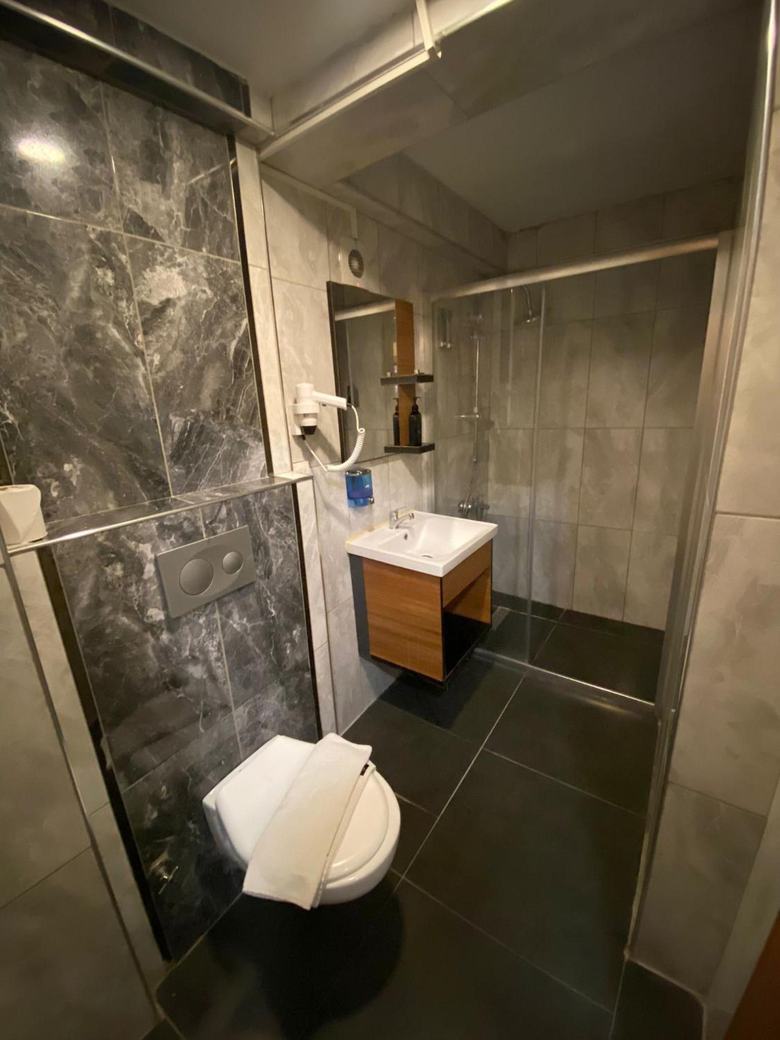 Deluxe Double Room with Bath photo 3