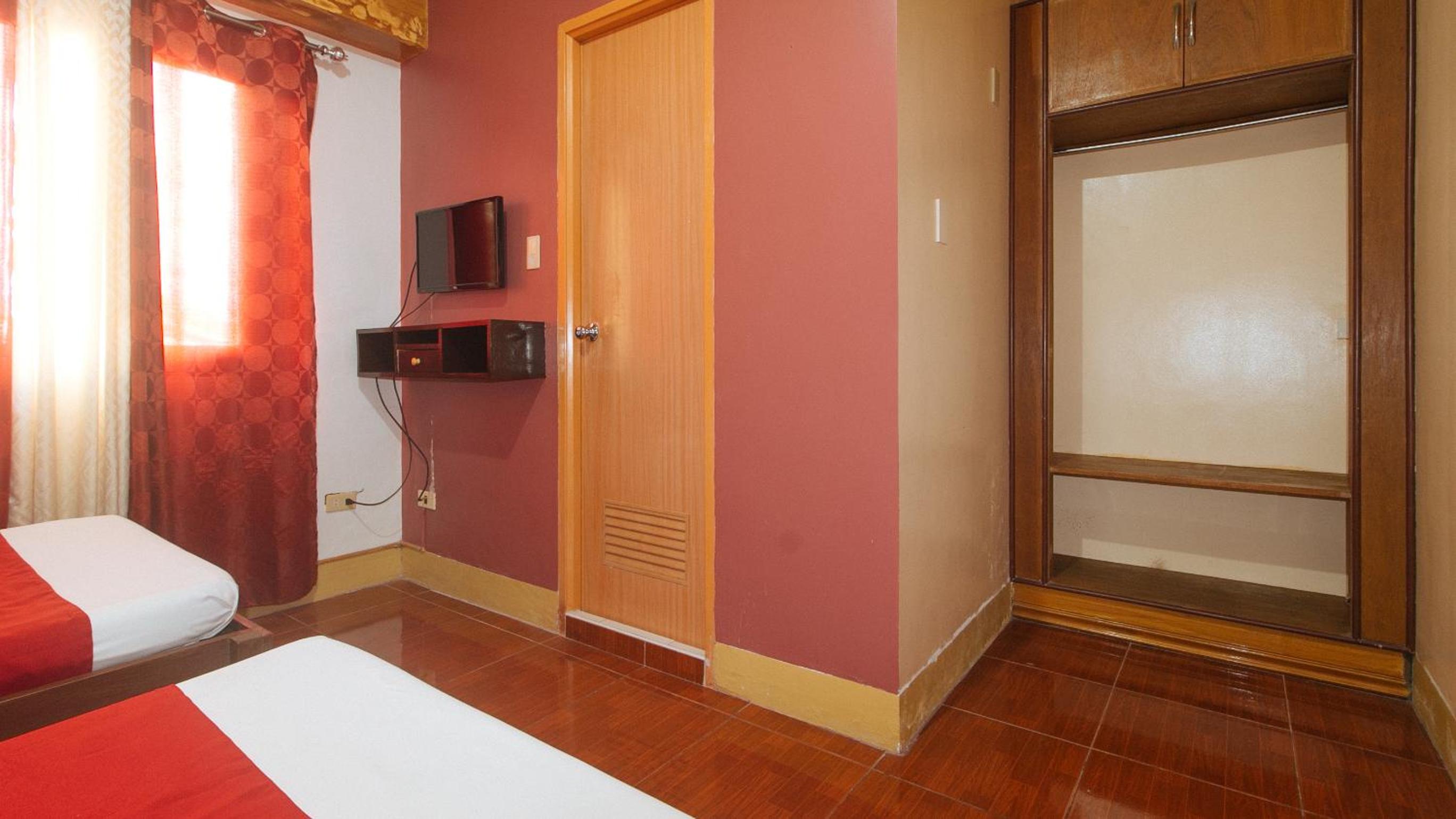 Deluxe Twin Room photo 3