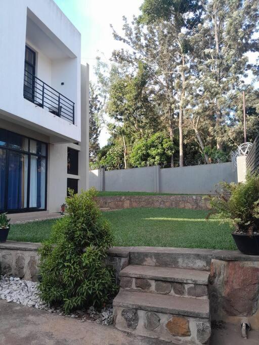 Three-Bedroom Villa photo 3