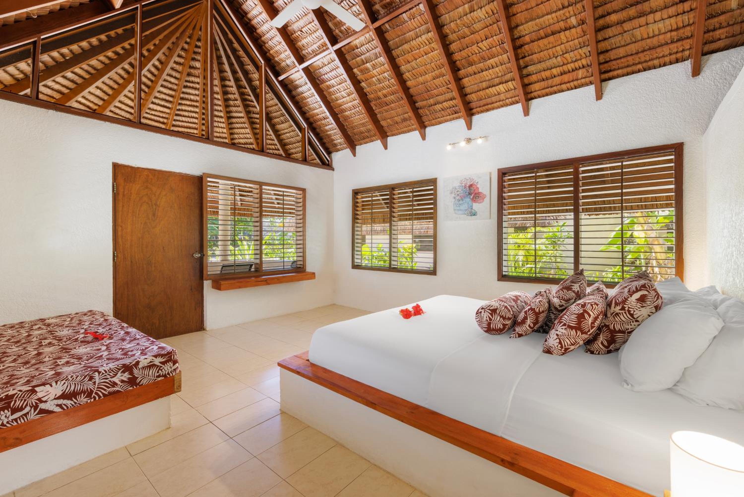 Bungalow with Garden View - Photo 1
