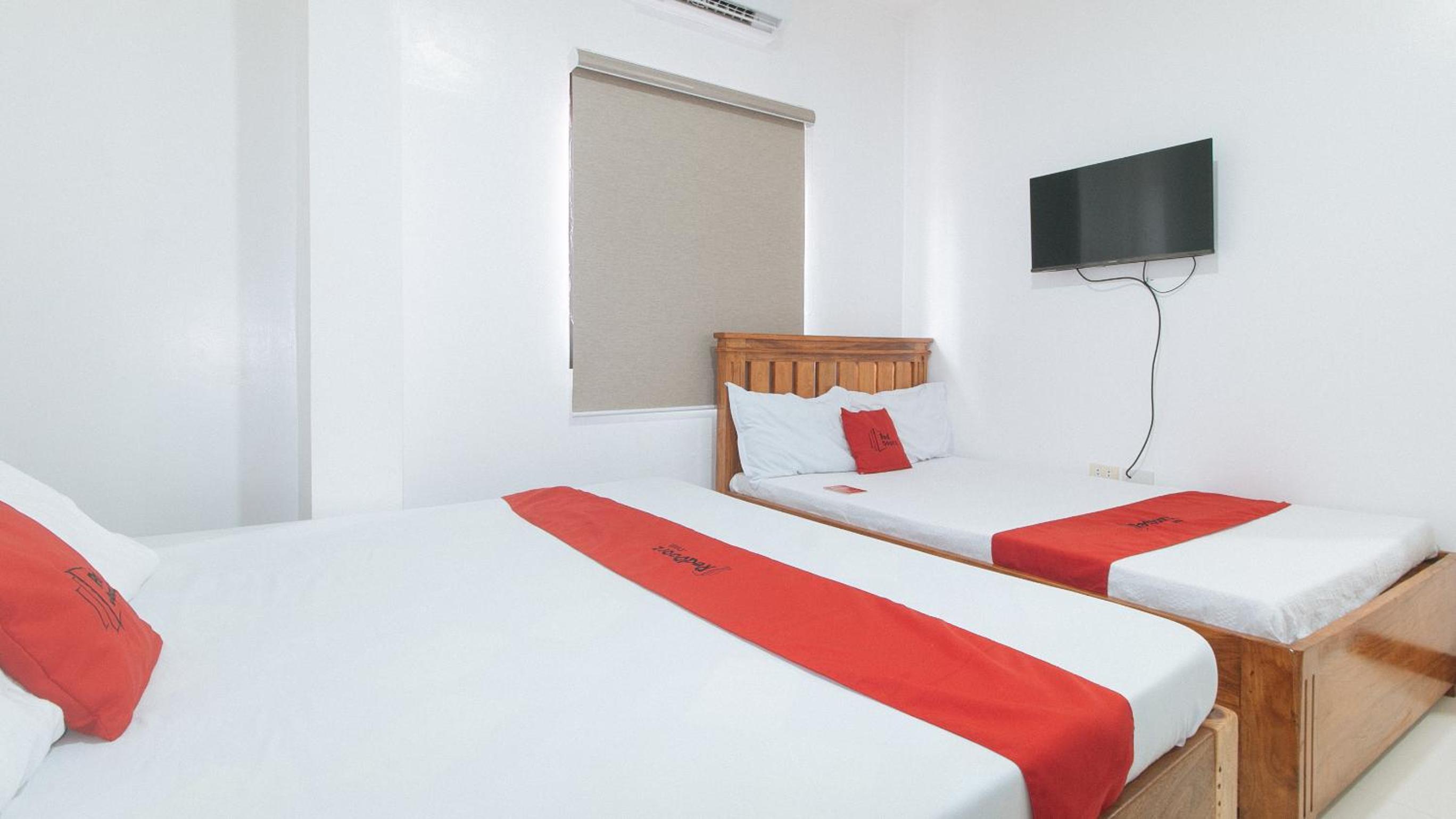 Deluxe Room - Photo 2