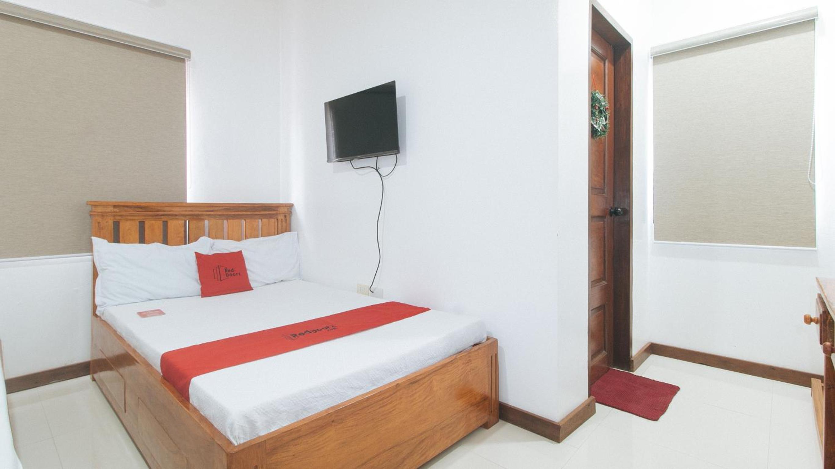 Deluxe Room - Photo 1