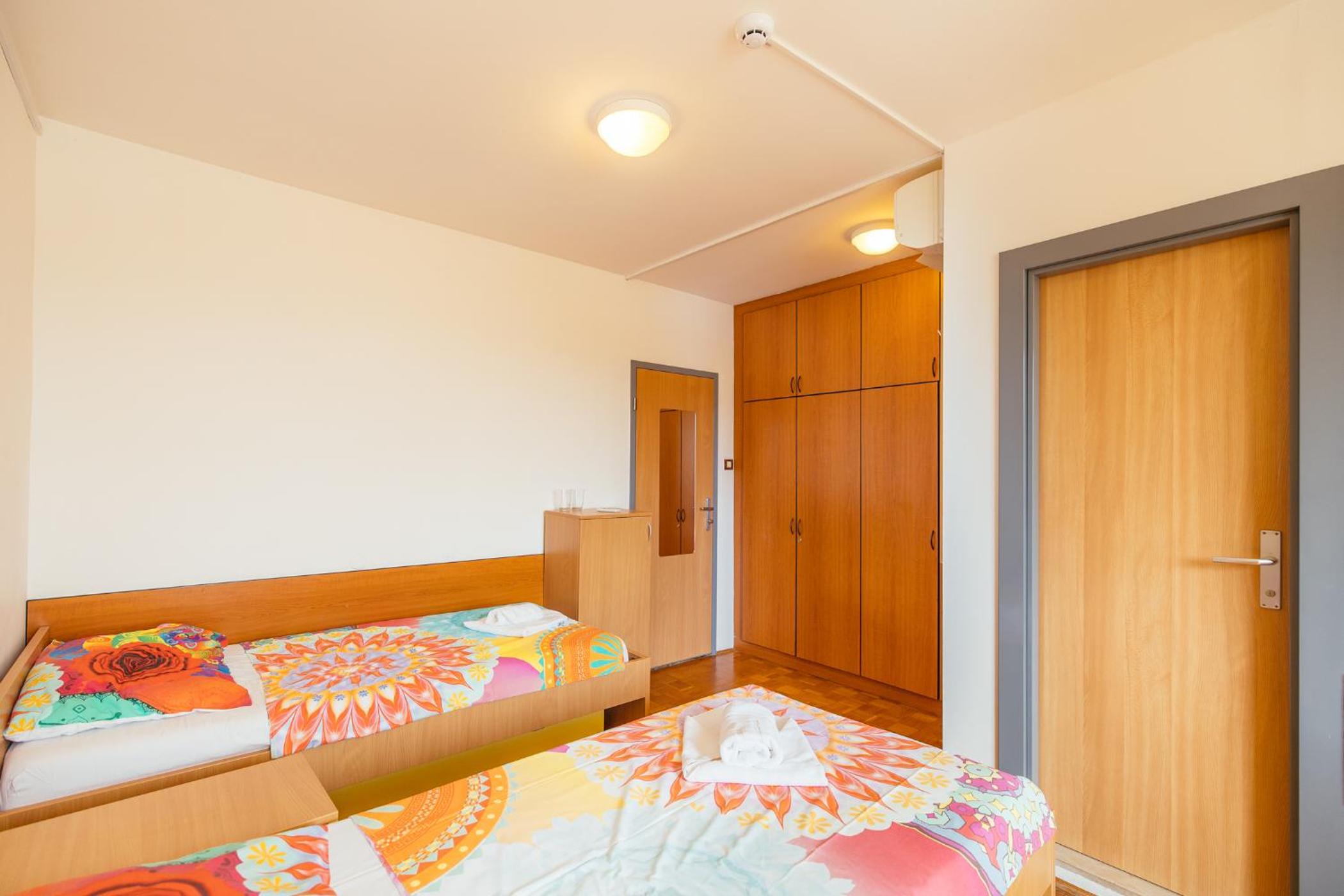 Economy Twin Room photo 1