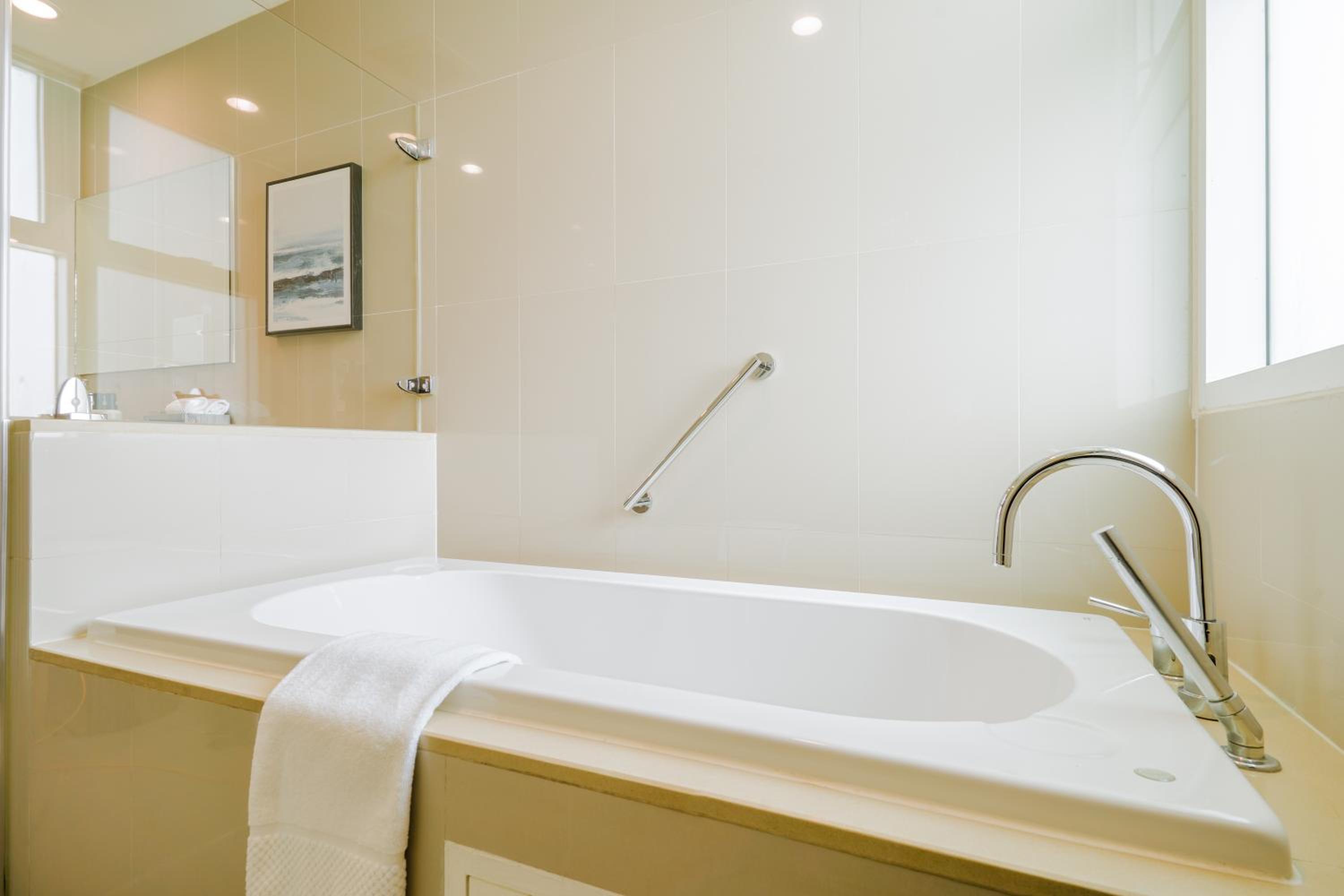 One Bedroom Suite Twin photo 3