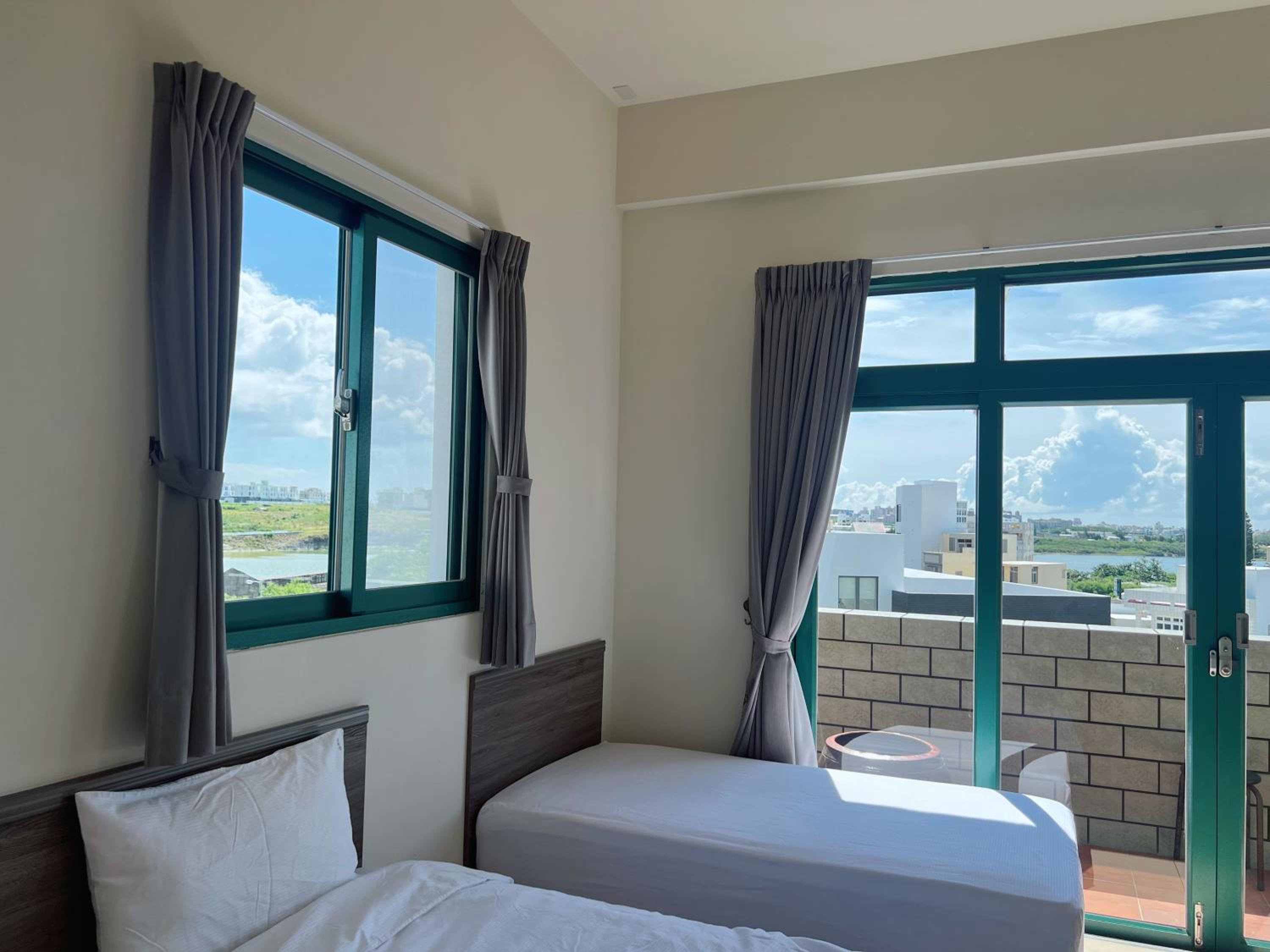 Family Suite with Balcony photo 2