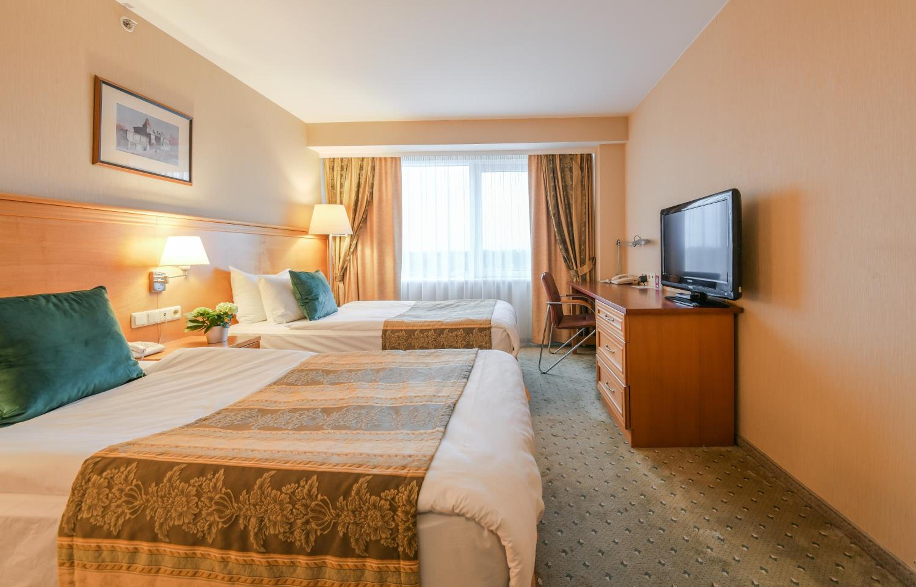 Standard Twin Room - Photo 1