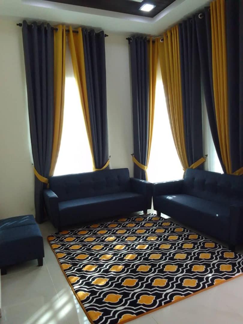 Four-Bedroom House photo 2
