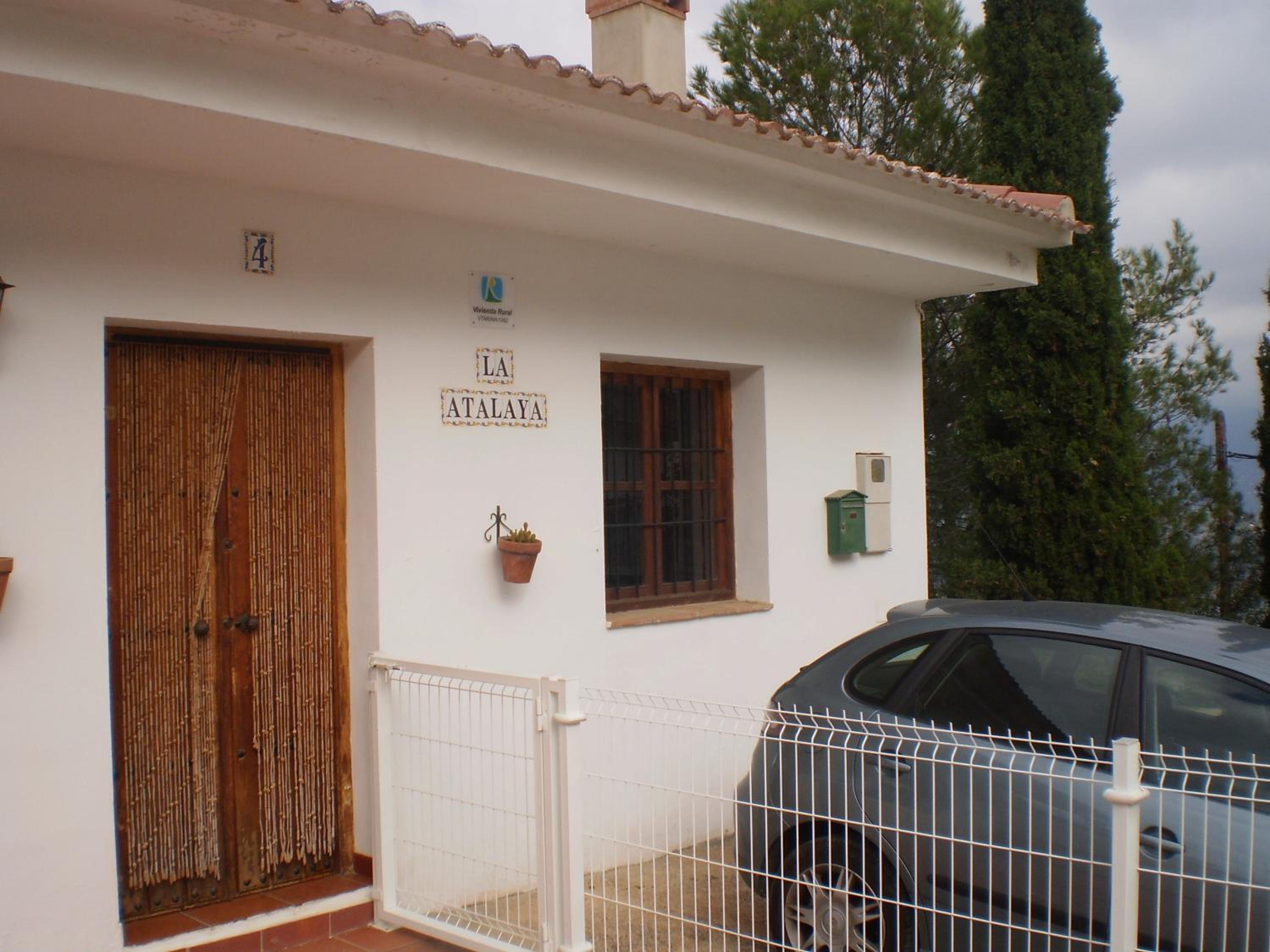 Two-Bedroom House photo 3