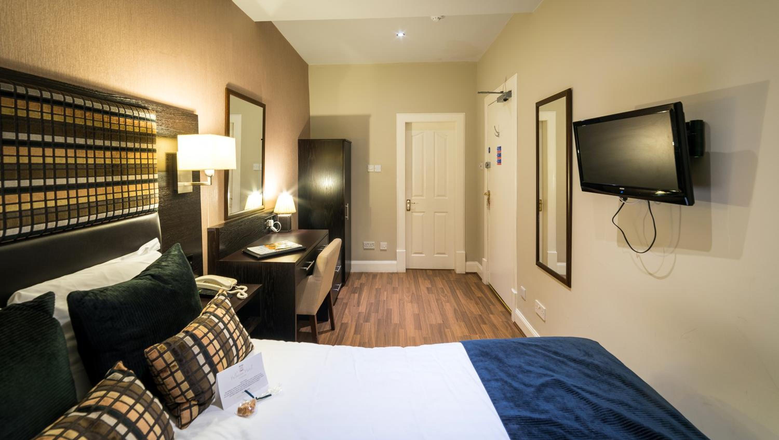 Small Double Room photo 1