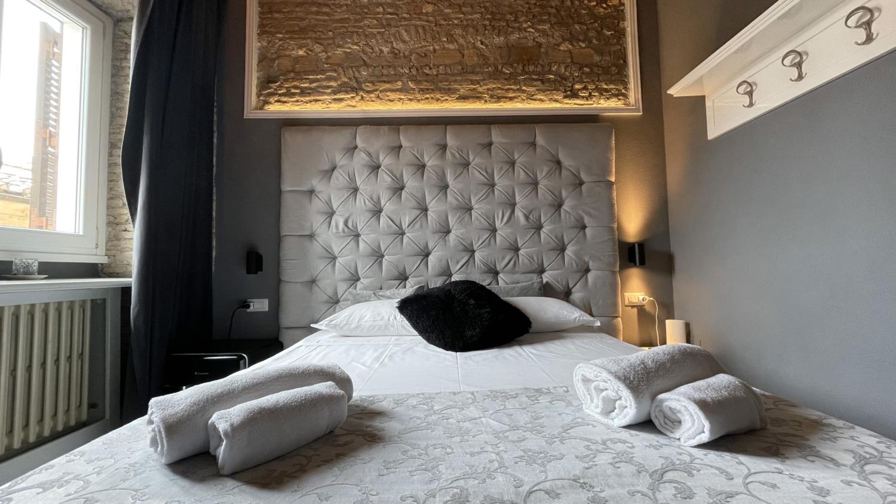 Deluxe Double Room with Shower